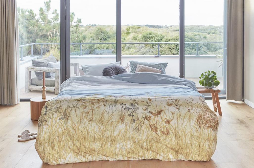 V107-1840952-200645-00 Dunes Natural Quilt Cover Set By Pip Studio - Image 1