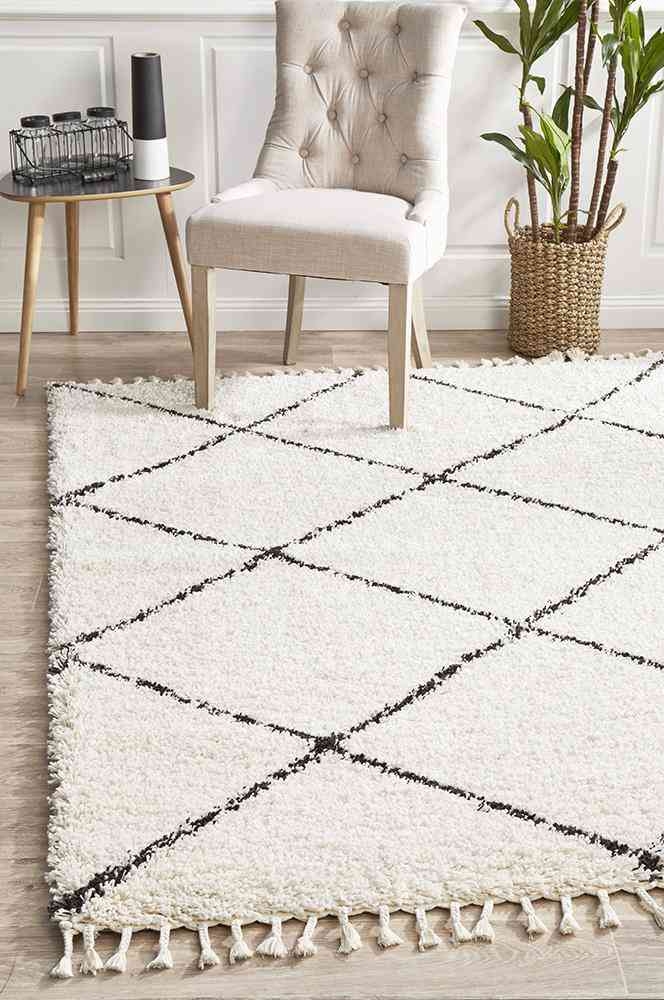 V107-SAF-22-WHT-290X200-207680-00 Saffron 22 White by Rug Culture - 290X200CM - RECTANGLE - Image 1