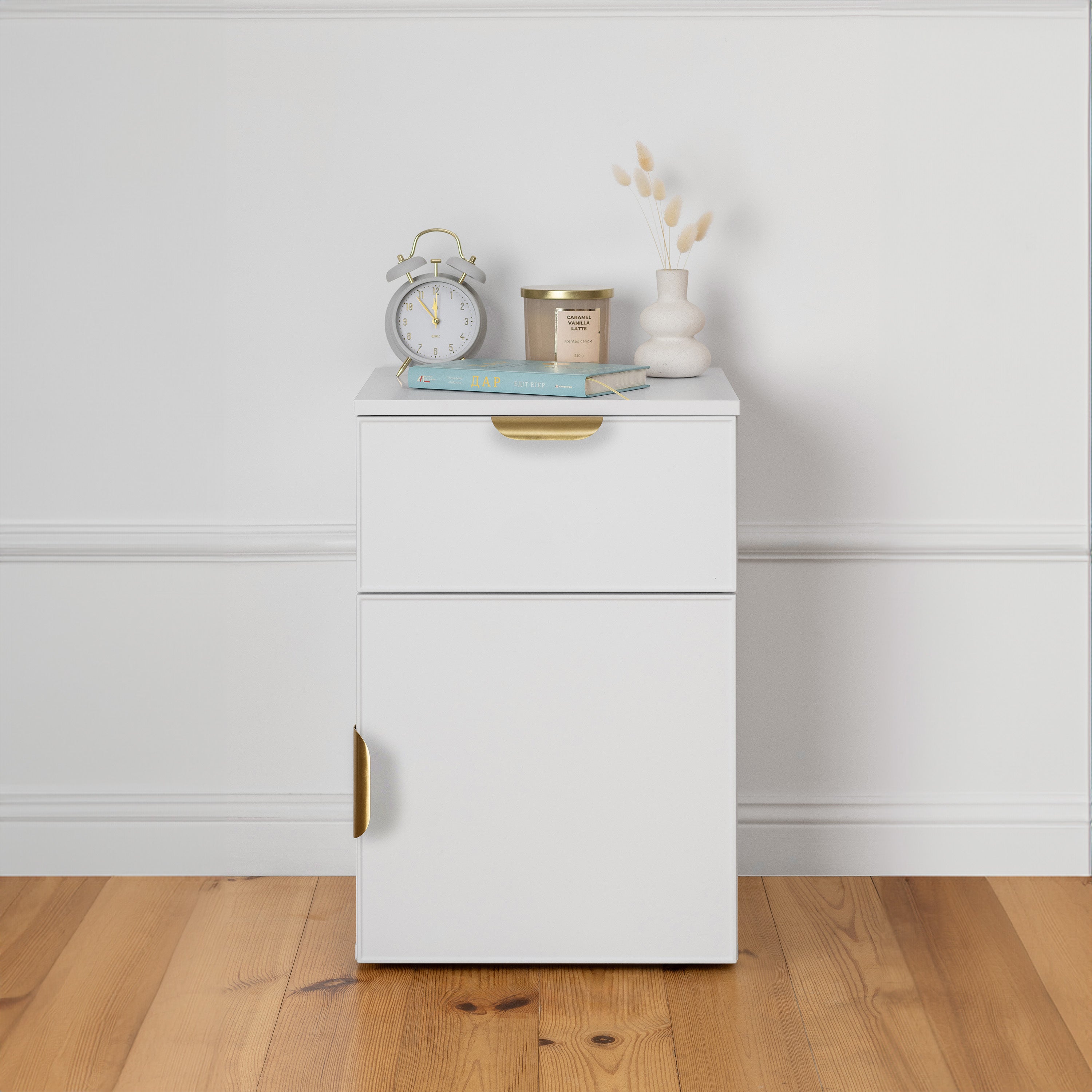 V164-ECS13WFTB03G-202503072211-00 PORTO BEDSIDE TABLE - WHITE - SLIM - PULL BRASS - Image 1