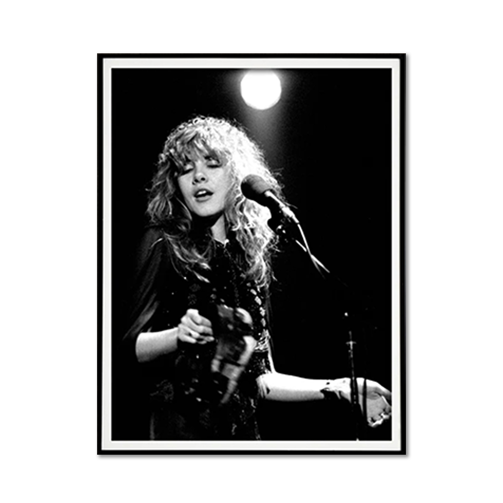 V207-2252-003-183727-00 Wall Art 50cmx70cm Young Stevie Nicks in Concert Poster, Black Frame Canvas - Image 1