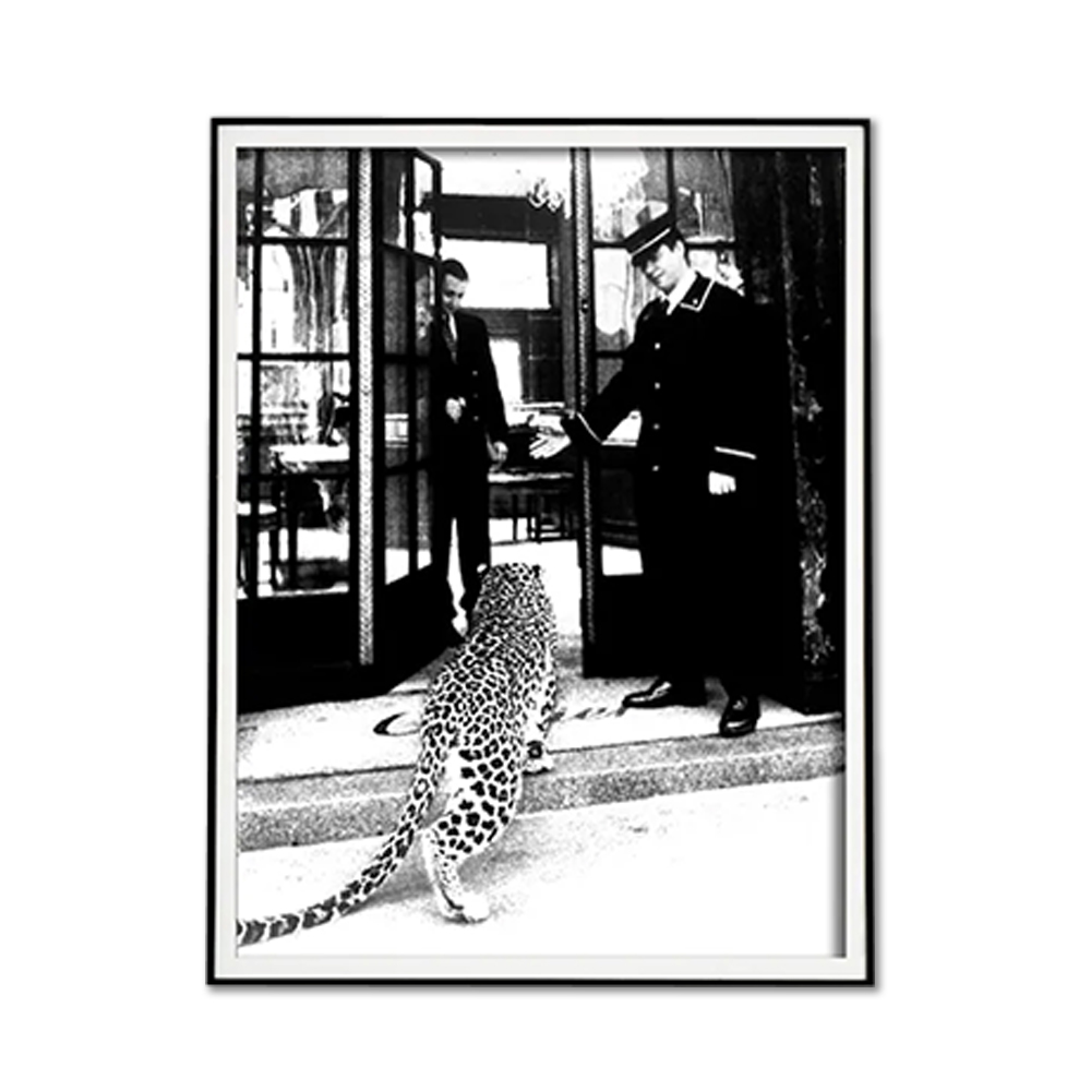 V207-2255-004-183809-00 Wall Art 60cmx90cm Luxury Brand Leopard Jewelry Shop Poster, Black Frame Canvas - Image 1