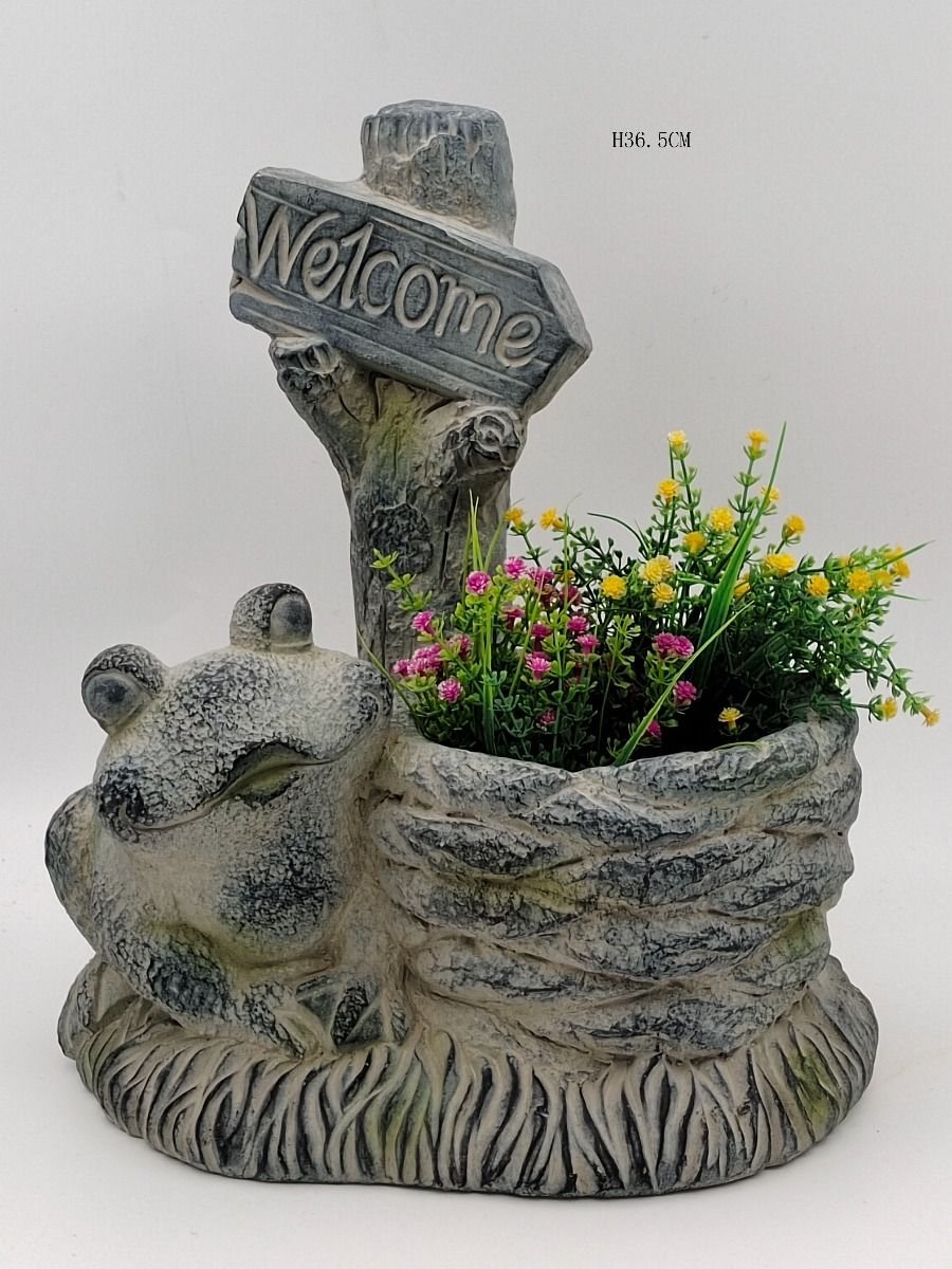 V231-MP-118-202506031300-00 Welcome Frog Planter - Image 1