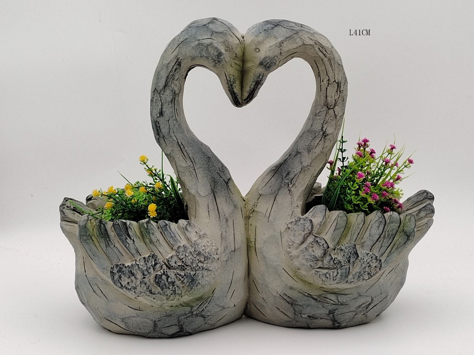 V231-MP-130-202506031241-00 Swan Planter - Image 1