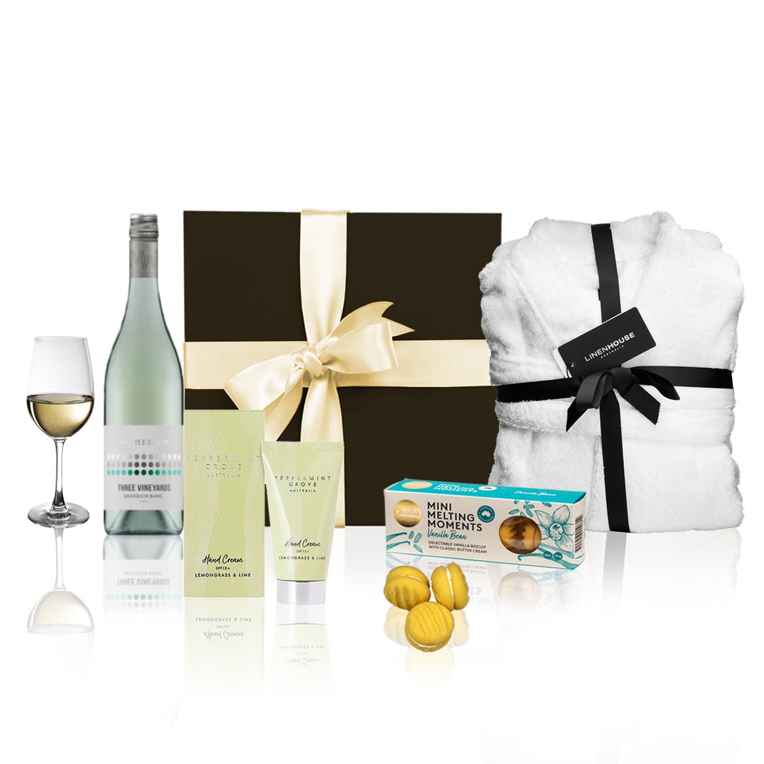 V232-PGHR0008_mother-s-day-luxury-white-wine-hamper-4606455_00 Luxury White Wine Hamper - Image 1