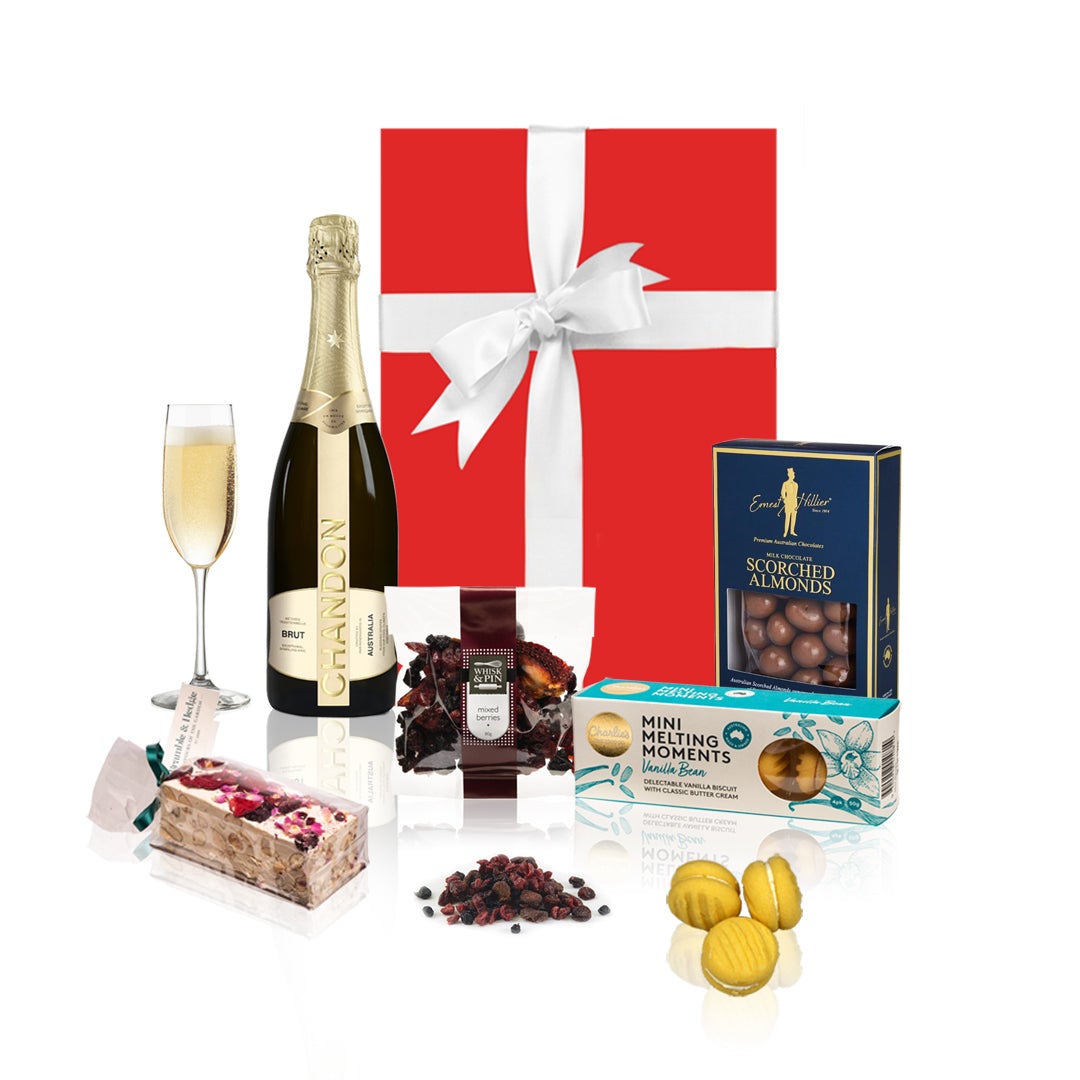 V232-PGHR0034_champagne-sweets-hamper-4894000_00 Champagne & Sweets Hamper - Image 1
