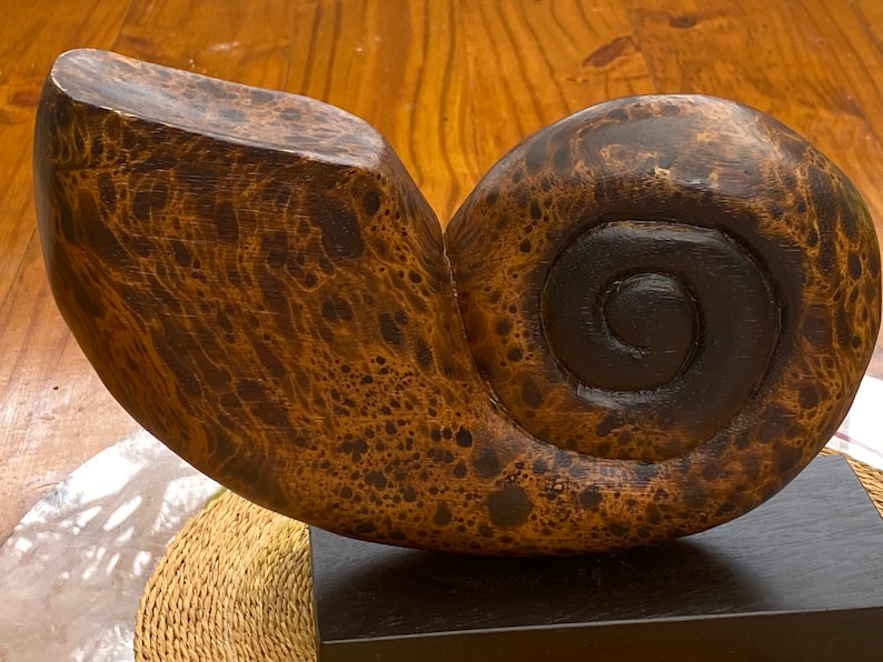 V277-DHCWS-190233-00 Decorative hand carved wooden shell on stand - Image 1