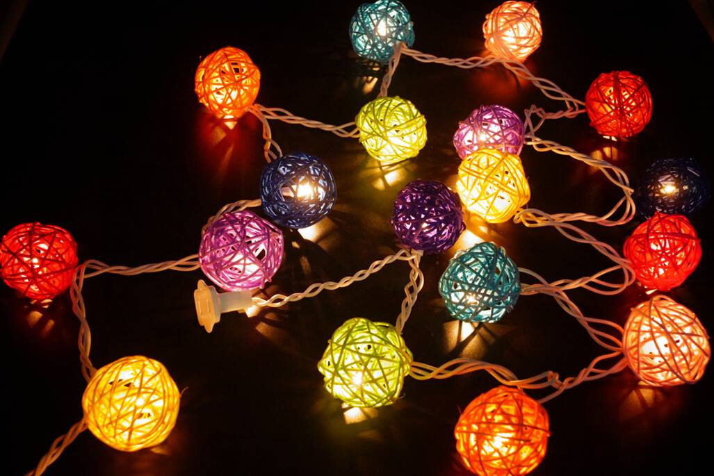 V382-MULTICOLRATTBALLBATT20-202504040941-00 1 Set of Multi Coloured 5cm Rattan Cane 20 Ball Battery Powered 3m String Lights Christmas Gift Home Wedding Party Bedroom Decoration Table Centrepiece - Image 1