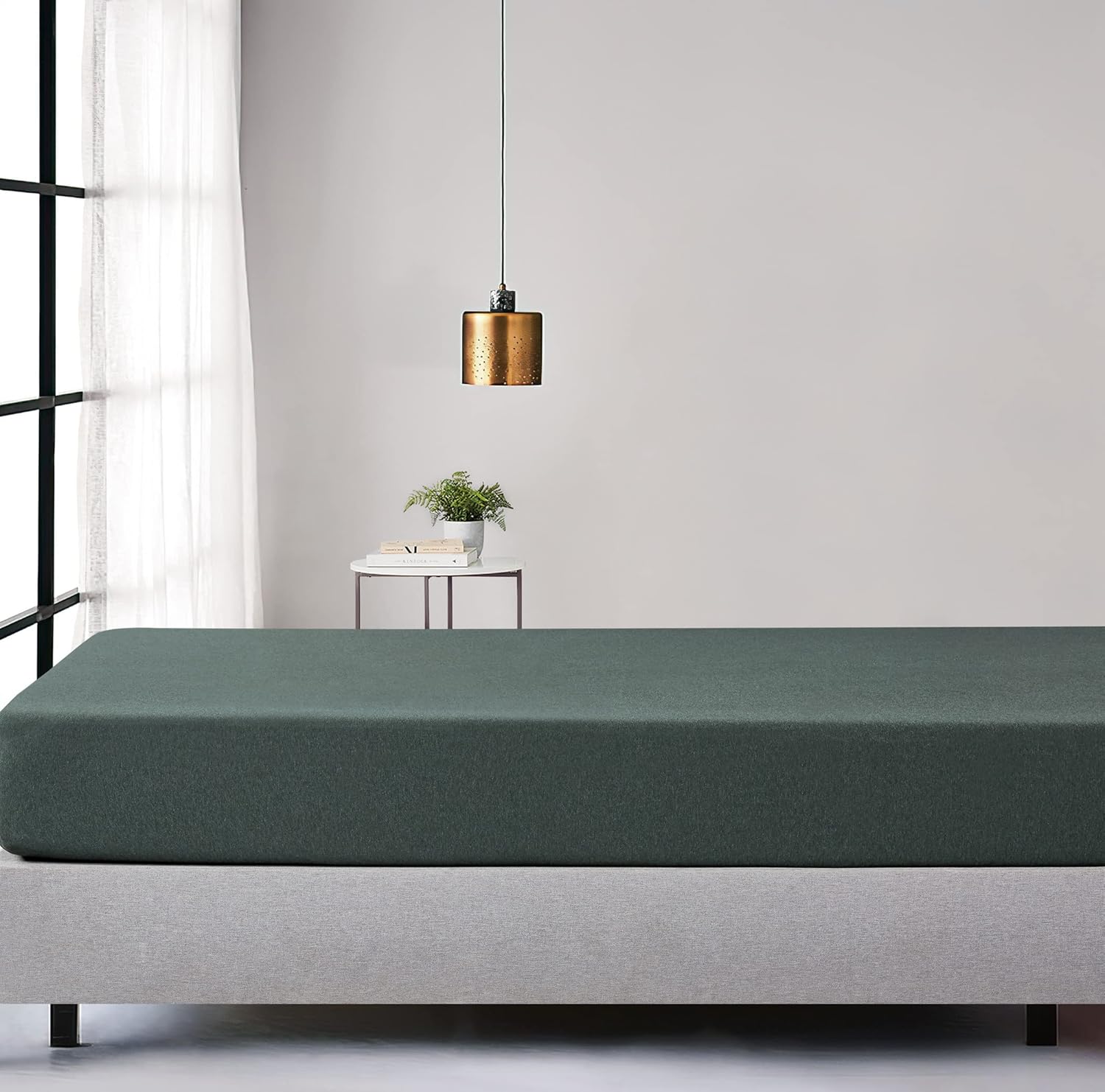 V439-DFSGREENJ-191113-00 100% Jersey Cotton Soft Stretchy Breathable Fitted Sheet - Forest Green - King Size - Image 1