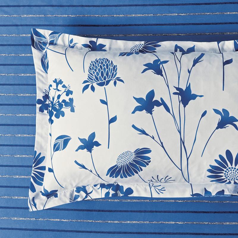 V439-SKQSLINCP-72381-00 Microfiber Reversible Quilt Cover Set - Lin - Super King Size - Image 1