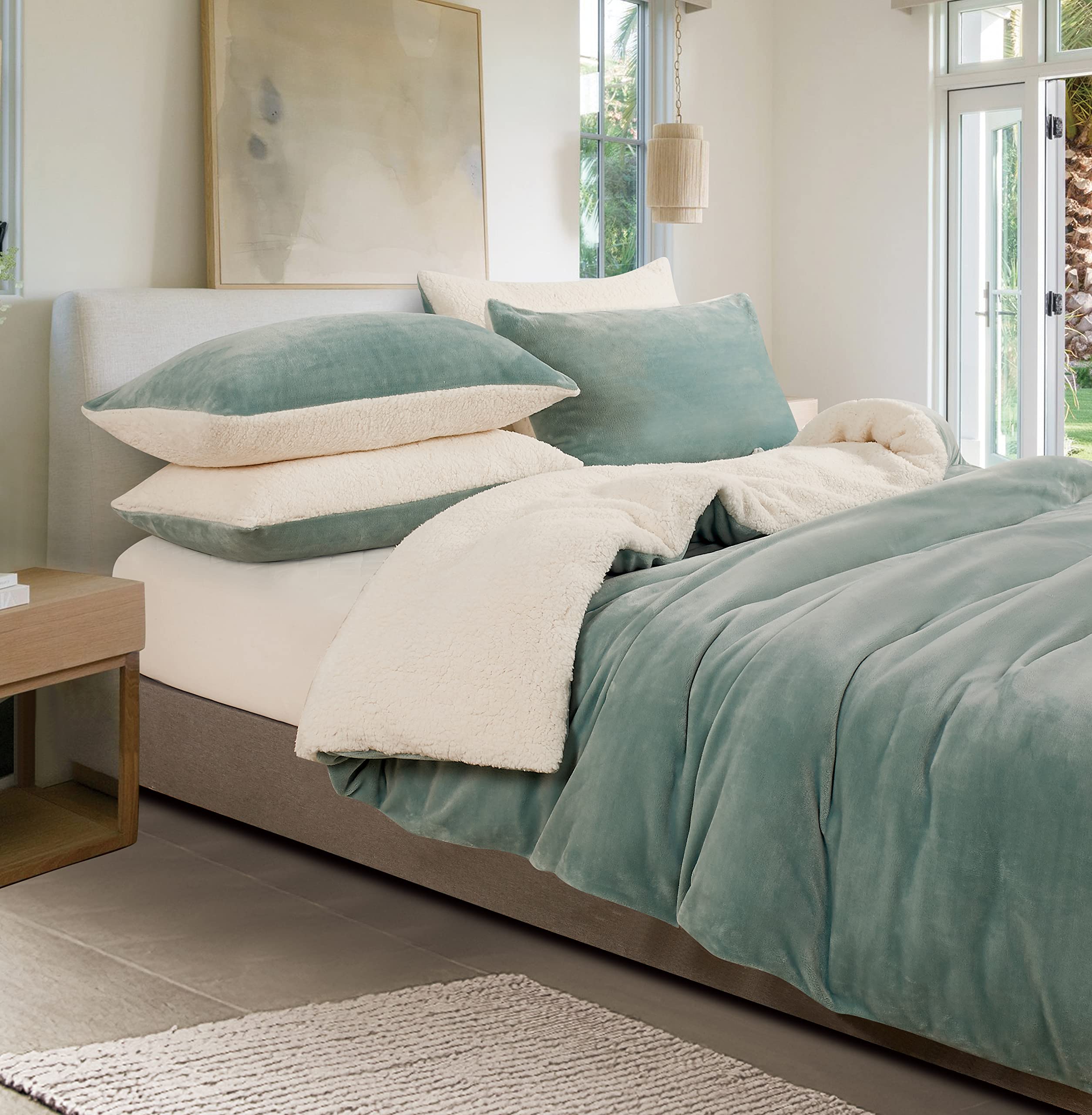 V439-SKQSSHERPASG-202505230952-00 2-in-1 Teddy Sherpa Quilt Cover Set (Sage Green, Super King) - Image 1