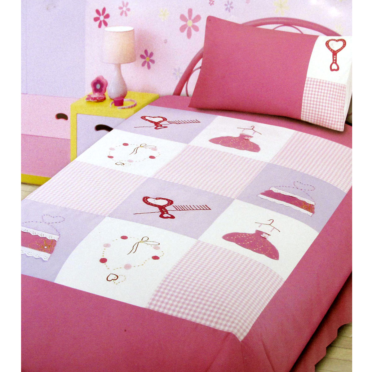 V442-ABR-QUILTCS-DIVA-PINK-SB-96762-00 Diva Girls Accessories Embroidered Quilt Cover Set Single - Image 1