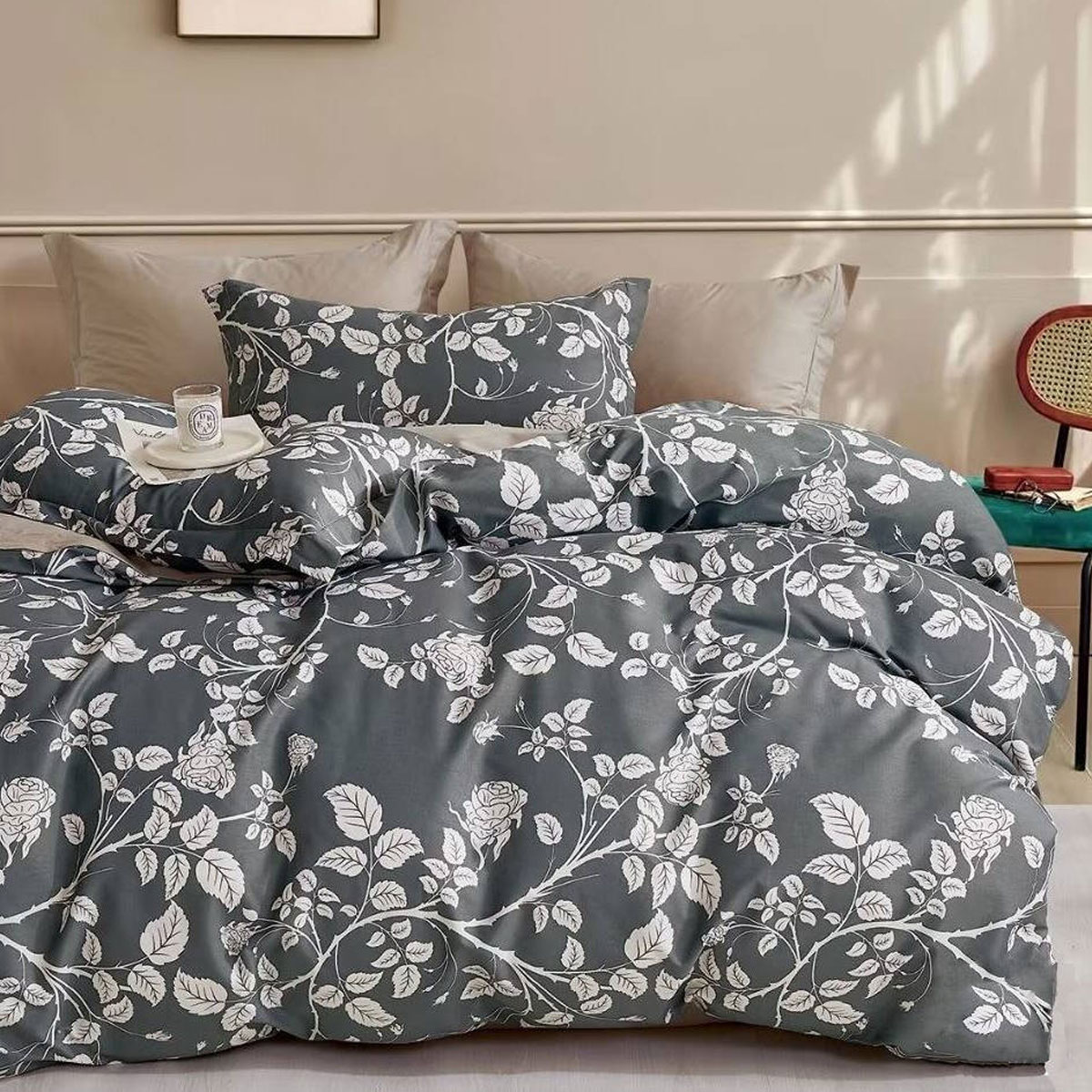 V442-ATX-QUILTCS-300TCGARDENIA-CHARCOAL-KI-191804-00 300TC Gardenia Charcoal Reversible Cotton Quilt Cover Set King - Image 1