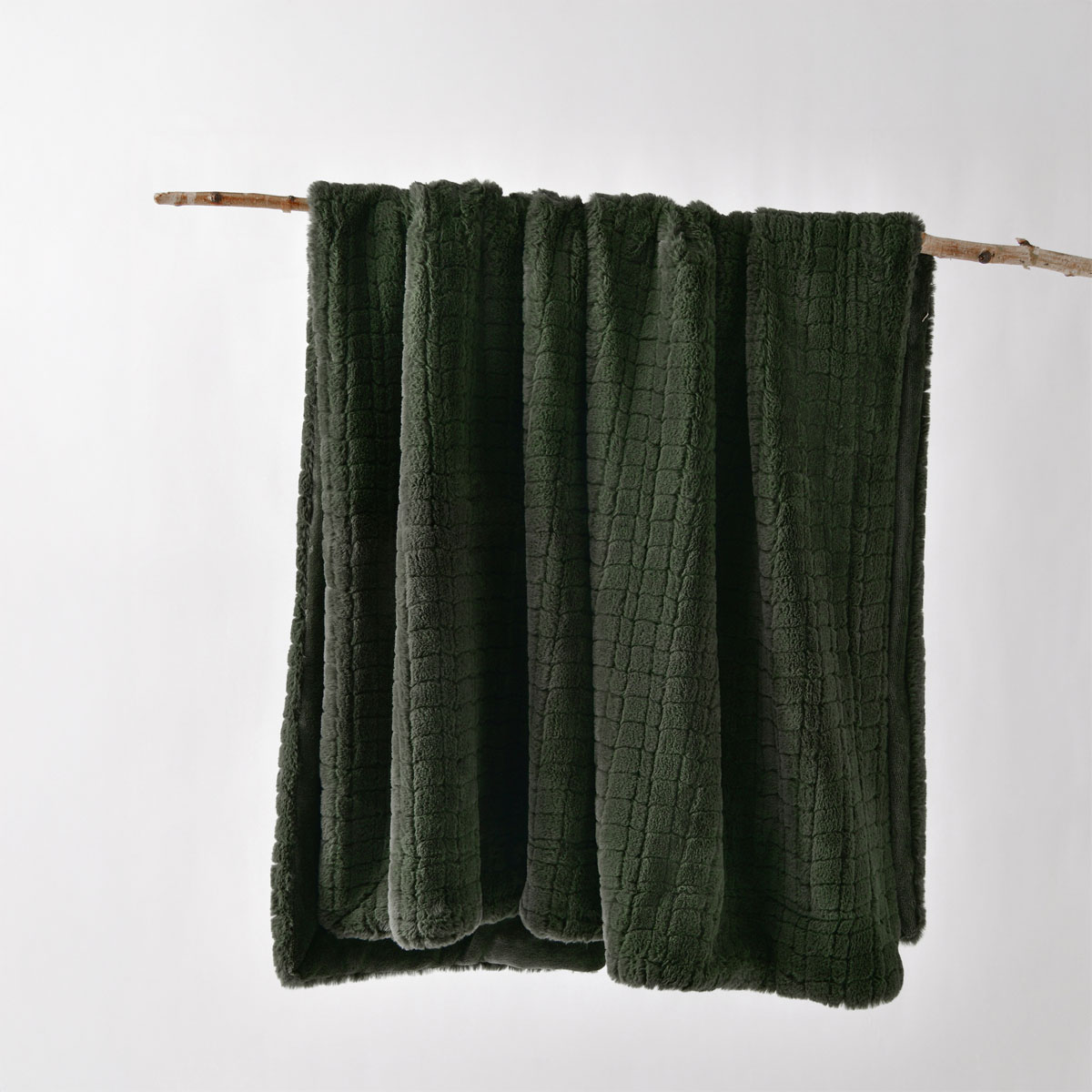 V442-BCA-THROW-TAMBAR-FORESTGREEN-RE-202507031631-00 Bianca Tambar Forest Green Faux Fur Throw Rug 130 x 170 cm - Image 1