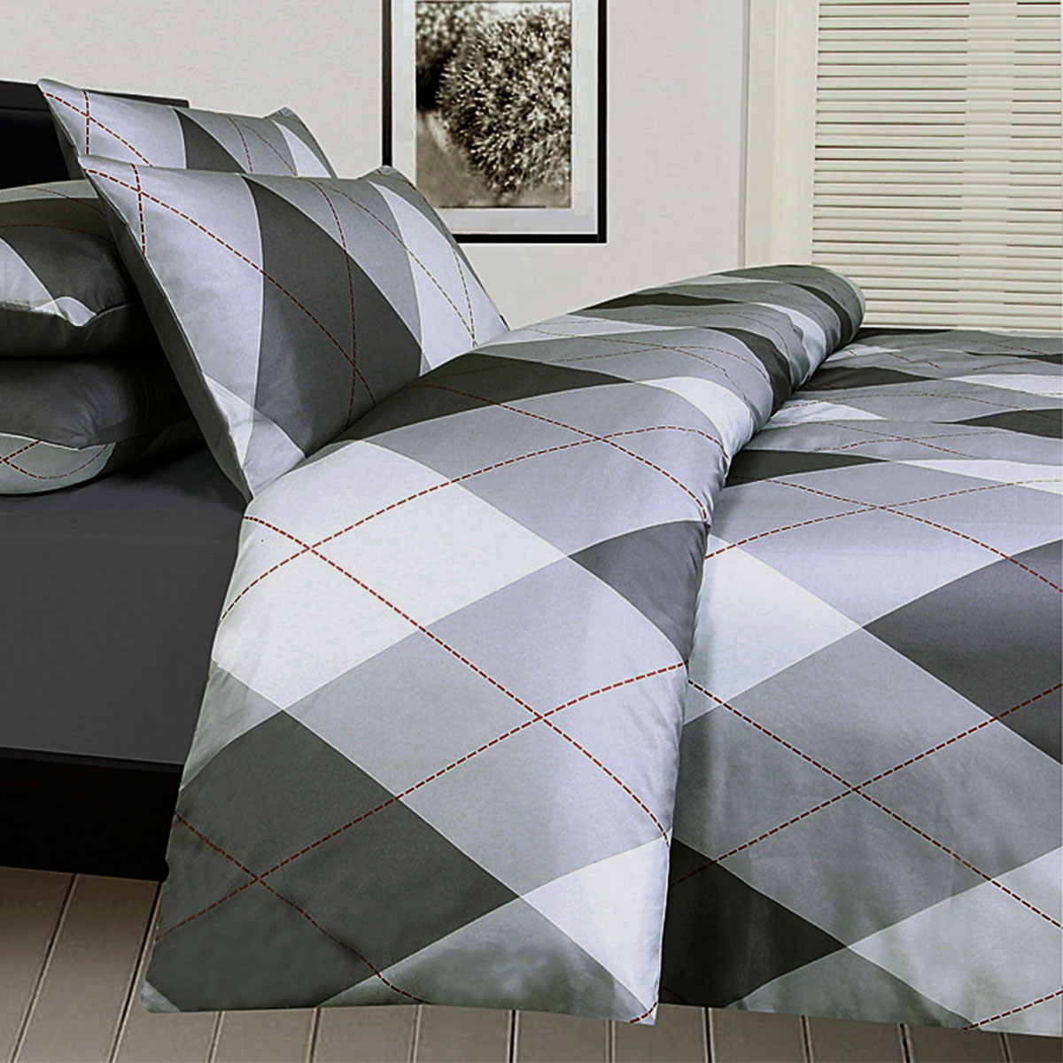 V442-HIN-QUILTCS-ARGYLES-BLACK-SB-167612-00 Big Sleep Argyles Black Quilt Cover Set Single - Image 1