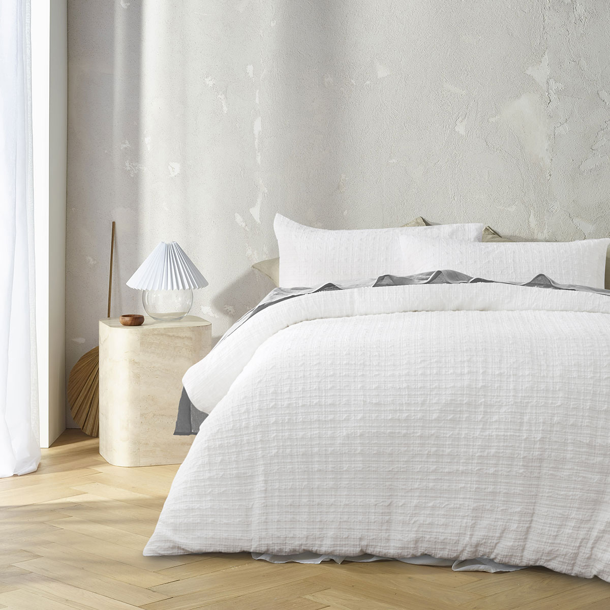 V442-HIN-QUILTCS-AUGUSTA-WHITE-QS-202502280905-00 Accessorize Augusta White Ruched Quilt Cover Set Queen - Image 1