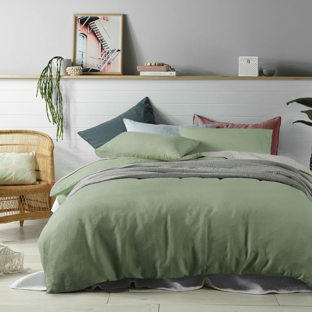 V442-HIN-QUILTCS-LINEN-SAGE-QS-202889-00 Accessorize 100% Linen Sage Quilt Cover Set Queen - Image 1