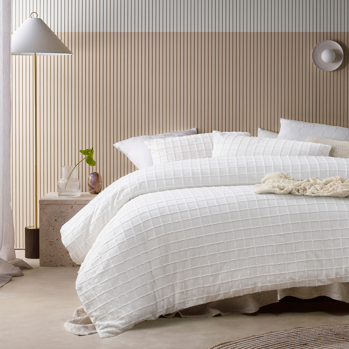 V442-HIN-QUILTCS-PARQUET-WHITE-DS-195460-00 Vintage Design Homewares Parquet White Polyester Cotton Quilt Cover Set Double - Image 1