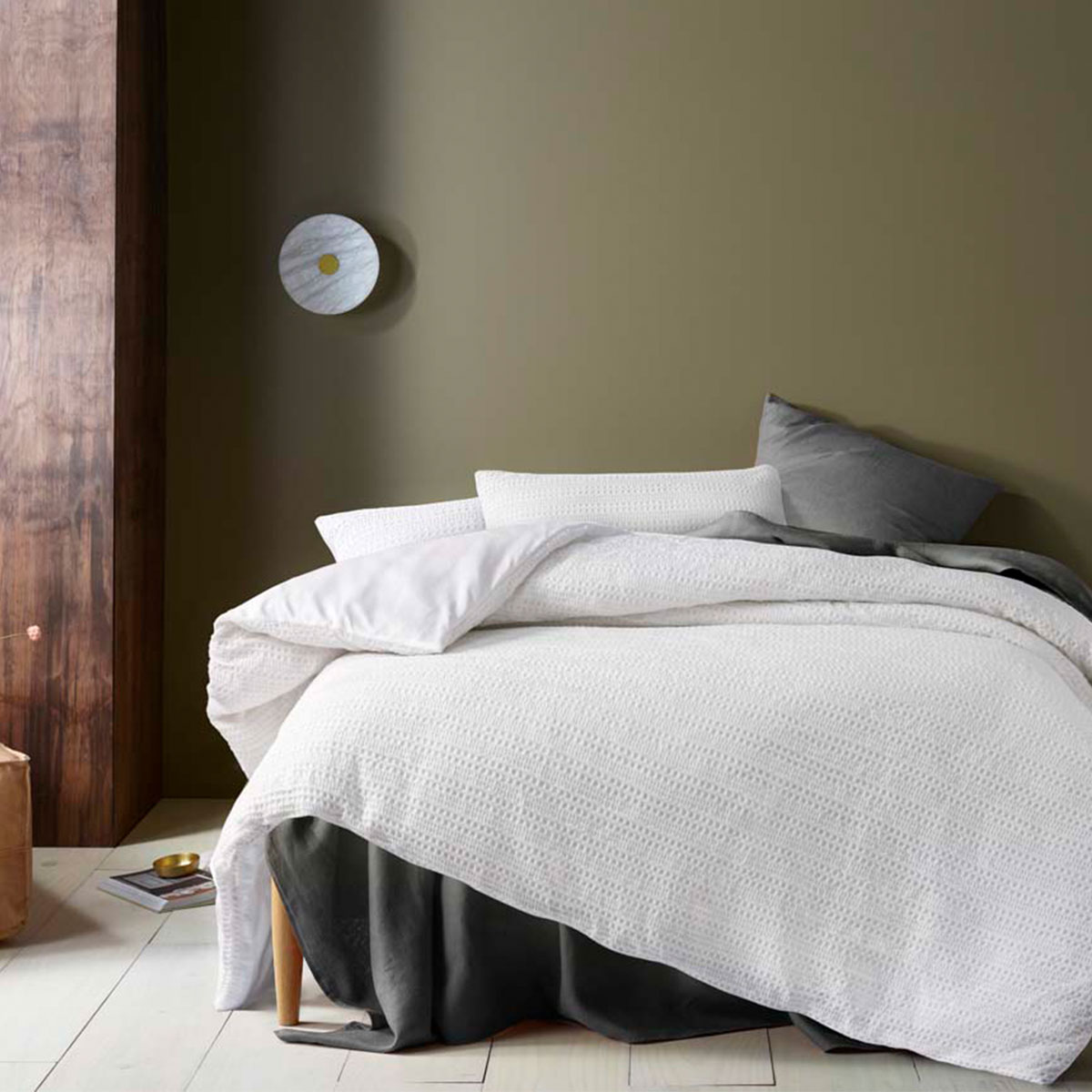 V442-HIN-QUILTCS-SOHOWAFFLE-WHITE-KI-158467-00 Accessorize Soho Waffle White Quilt Cover Set King - Image 1