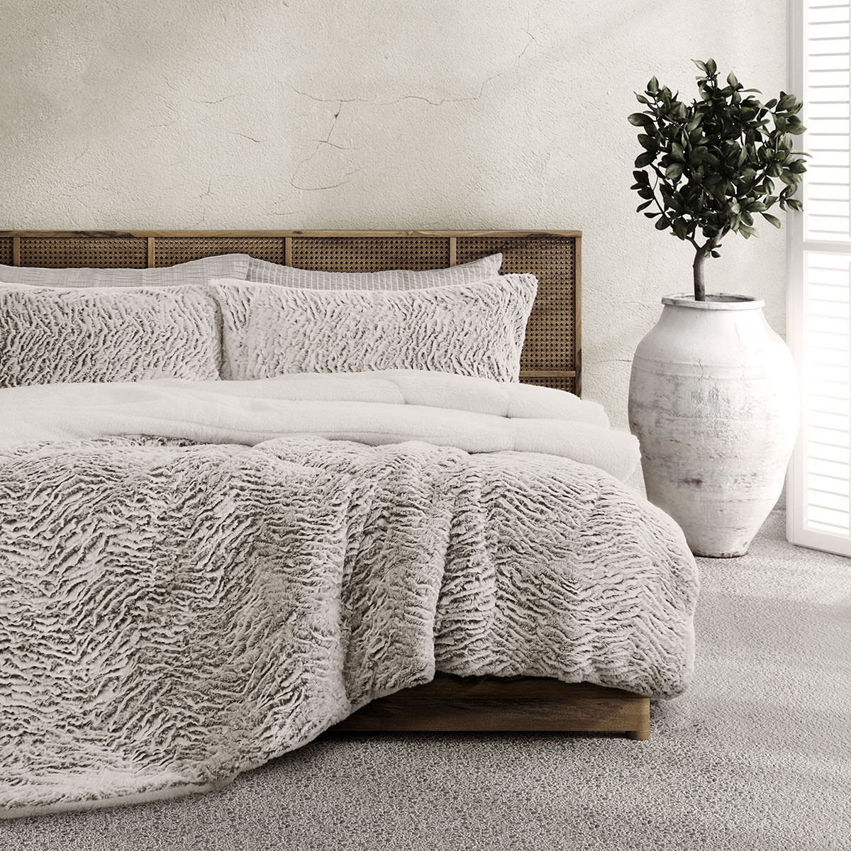 V442-INT-COMFORTER-FAUXFUR-BEAR-SB-141922-00 Ardor Faux Fur Bear 3 Piece Comforter Set Single/Double - Image 1