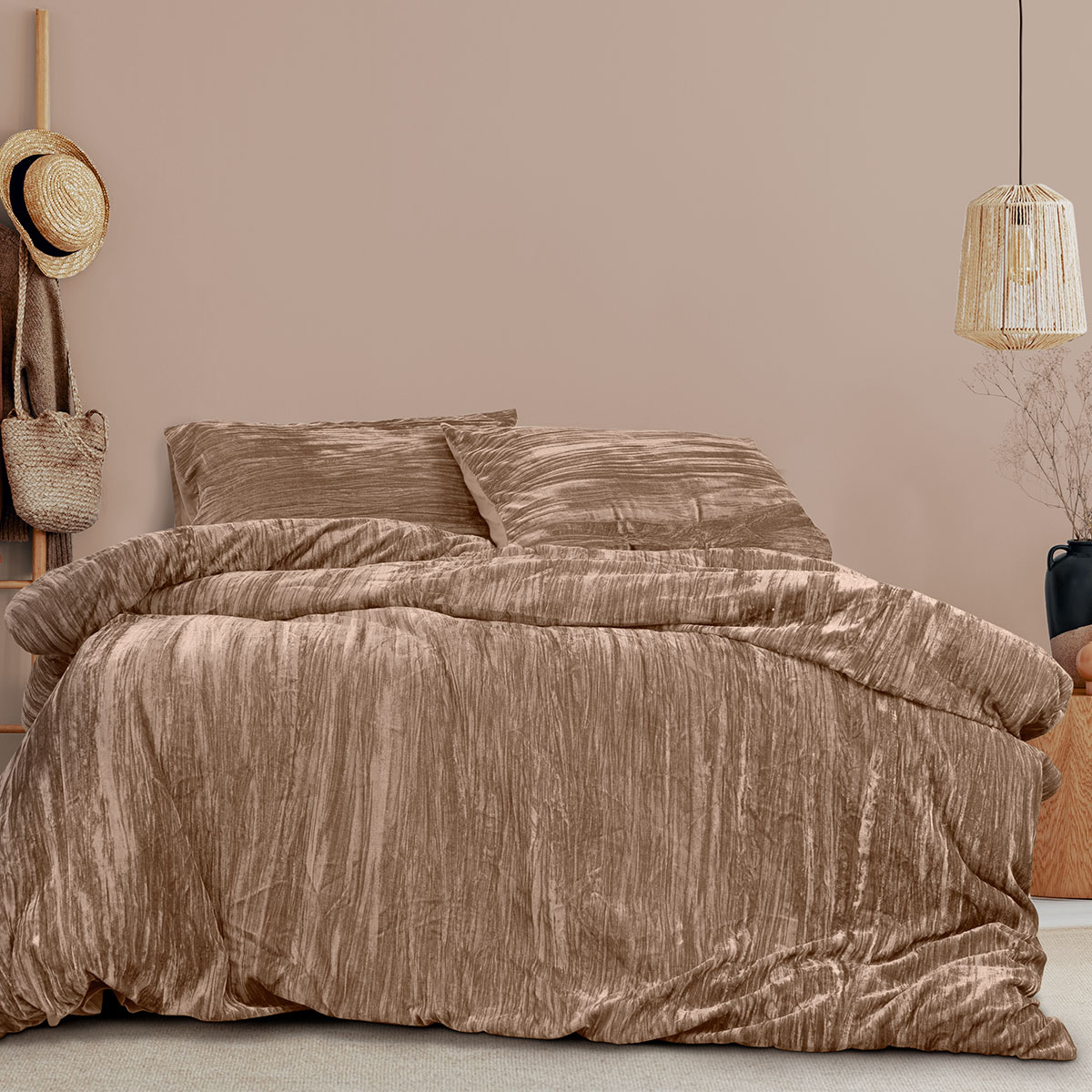 V442-INT-QUILTCS-VIVIENNE-CHAMPAGNE-KI-185269-00 Ardor Vivienne Champagne Crushed Velvet Quilt Cover Set King - Image 1