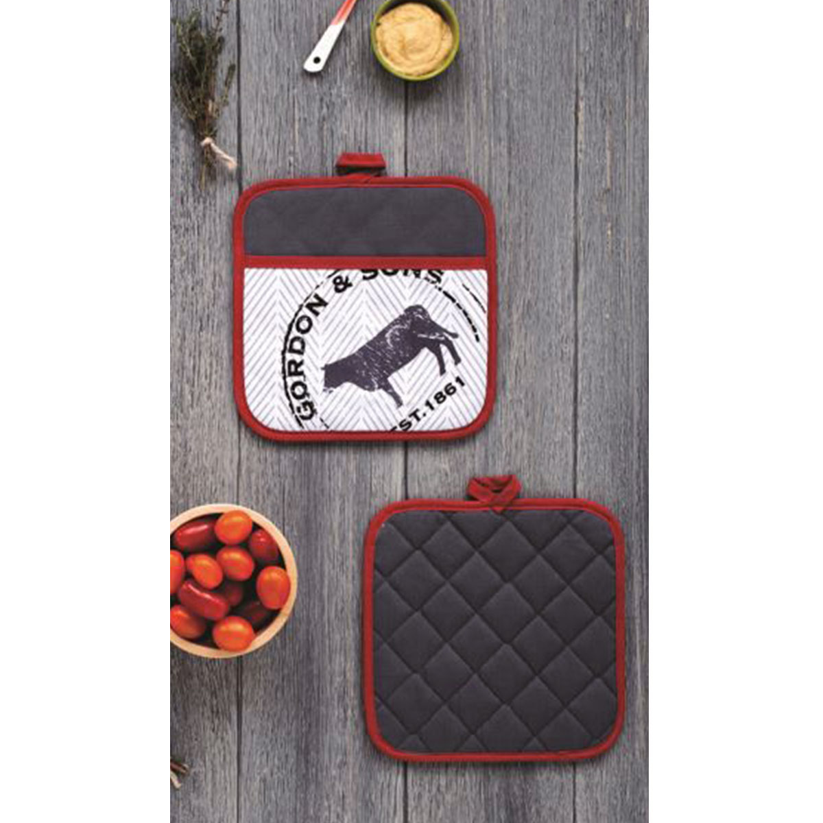 V442-LDE-OVENM-COUNTRYCATTLE2POTHOLDER-GREY-SQ-77700-00 Ladelle Country Cattle Set of 2 Pot Holders 21 x 21 cm - Image 1