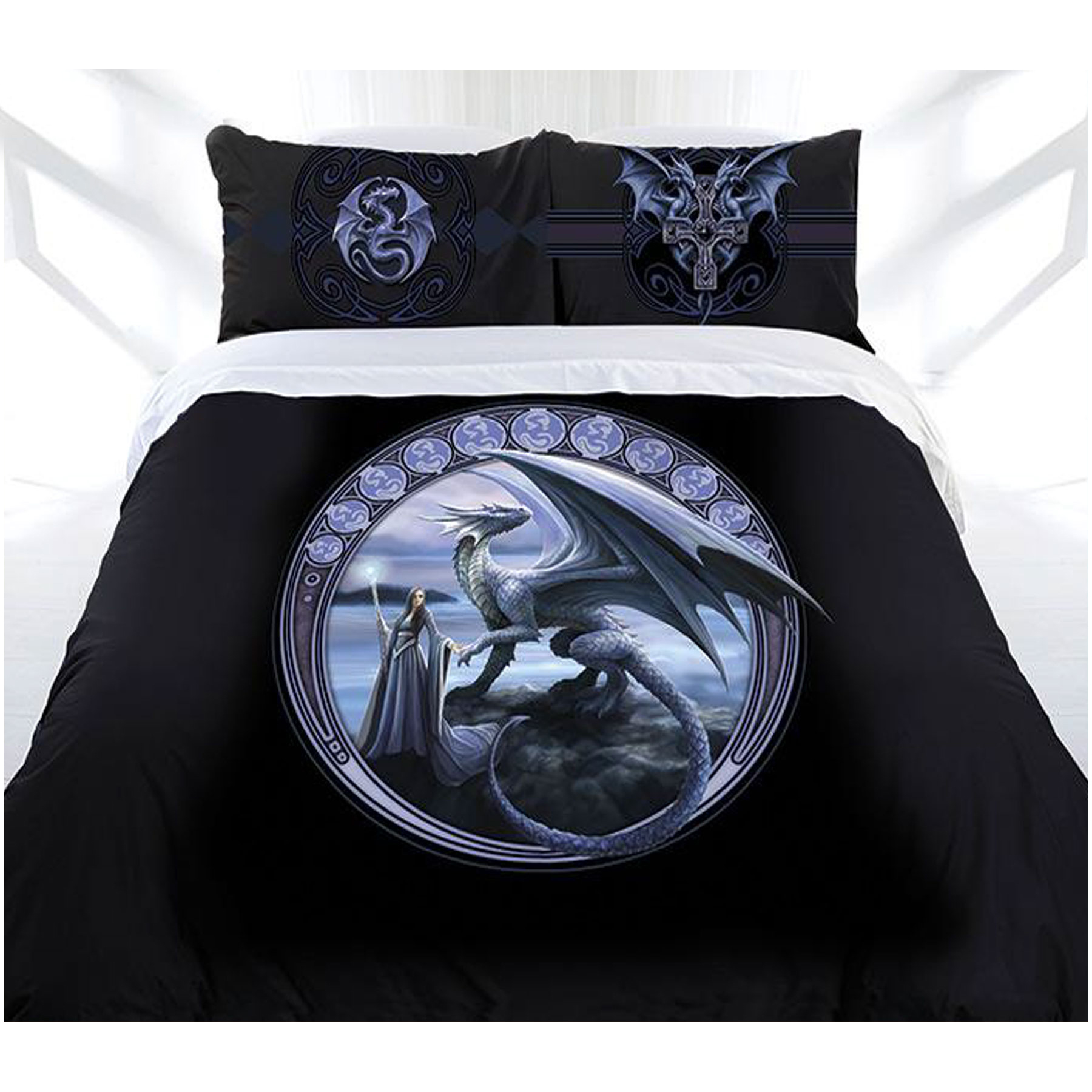 V442-LDE-QUILTCS-NEWHORIZON-BLACK-KI-77845-00 Anne Stokes New Horizon Quilt Cover Set King - Image 1