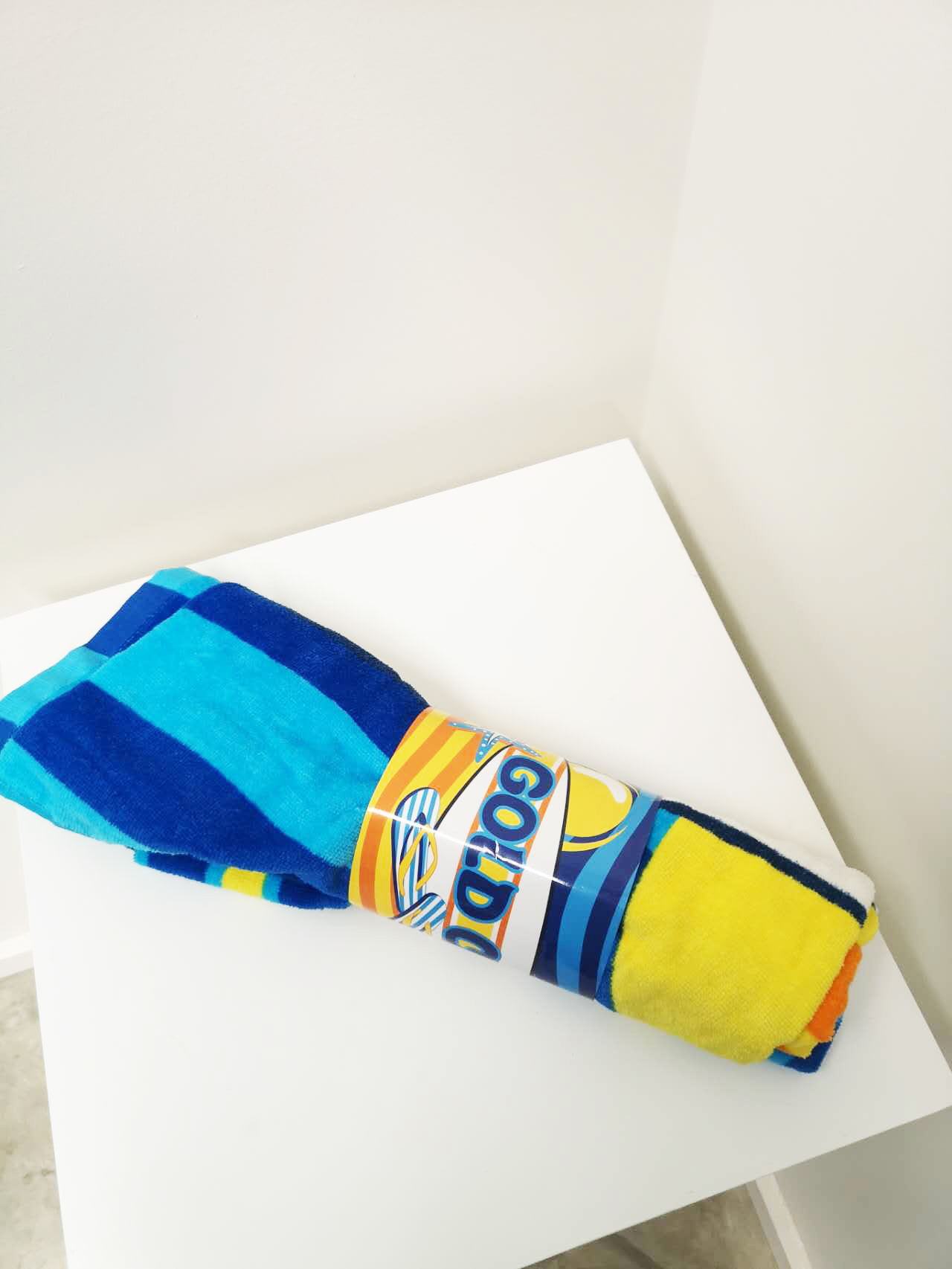 V485-ABT-34-95953-01 Beach Towel - Image 1