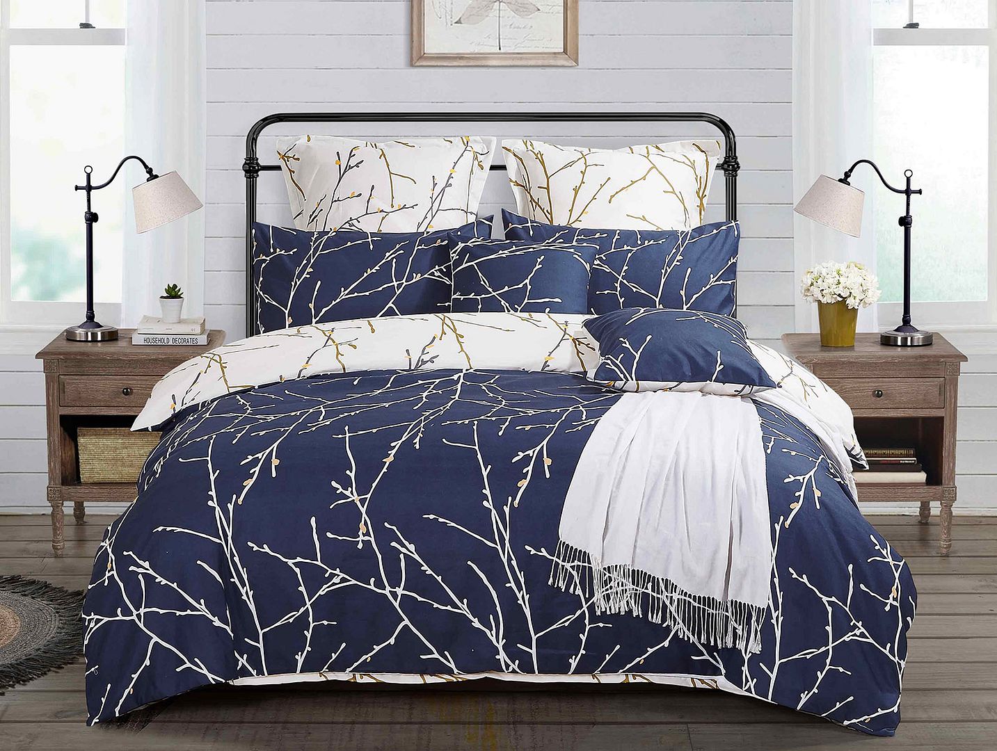 V493-MQ-412-87631-00 Tree Reversible Queen Size Blue Duvet Quilt Cover Set - Image 1