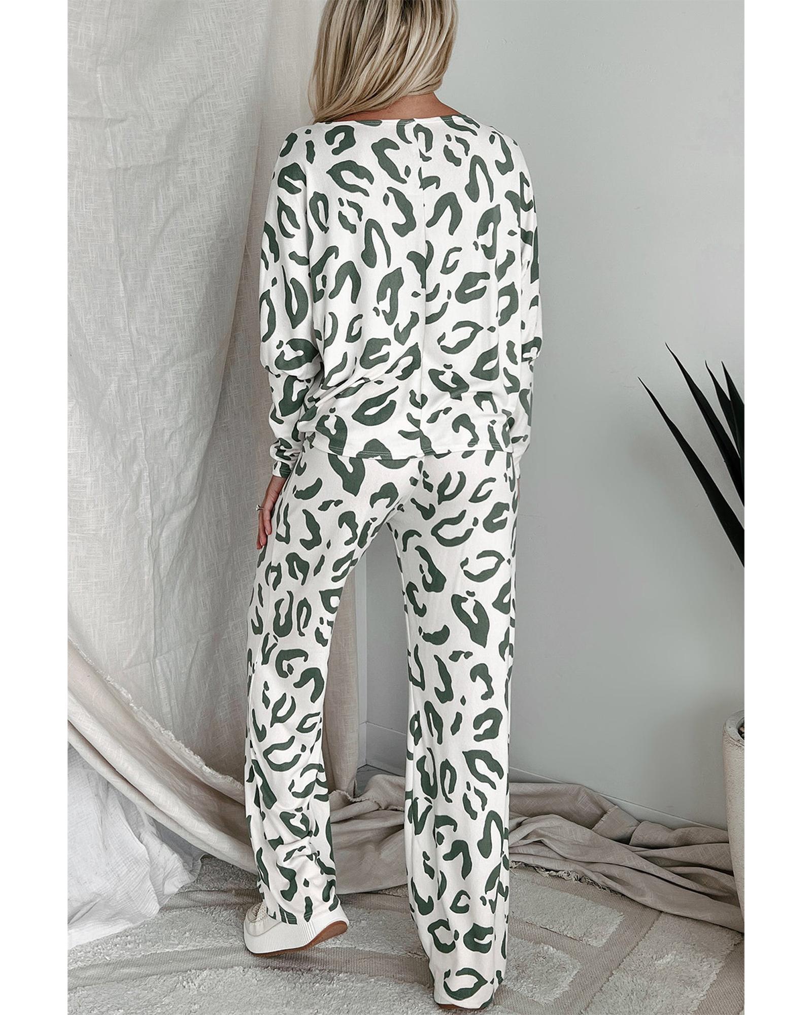 V539-AZEXDC151013-P1520-XL-202508271330-00 Beige Leopard Animal Print Long Sleeve and Pants Loungewear Set - XL - Image 1