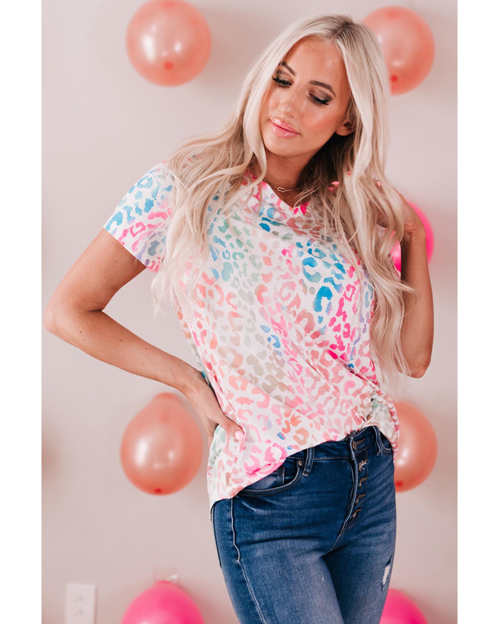 V539-AZEXDC25115040-20-L-202508290445-00 Azura Exchange Leopard V Neck Short Sleeve Top - L - Image 1