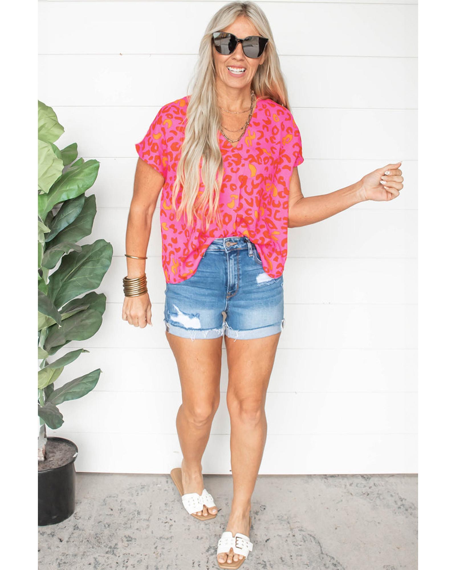 V539-AZEXDC25126630-P1020-L-202508272040-00 Azura Exchange Pink Leopard V Neck Short Sleeve Blouse - L - Image 1