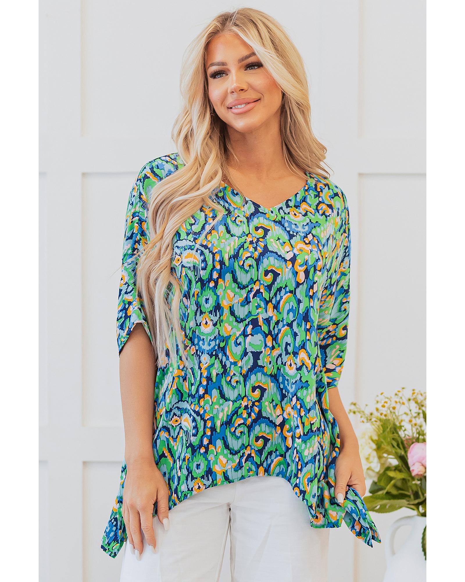 V539-AZEXDC25129427-P920-M-202508270615-00 Green Abstract Print V Neck Half Sleeve Loose Fit Tunic Blouse - M - Image 1