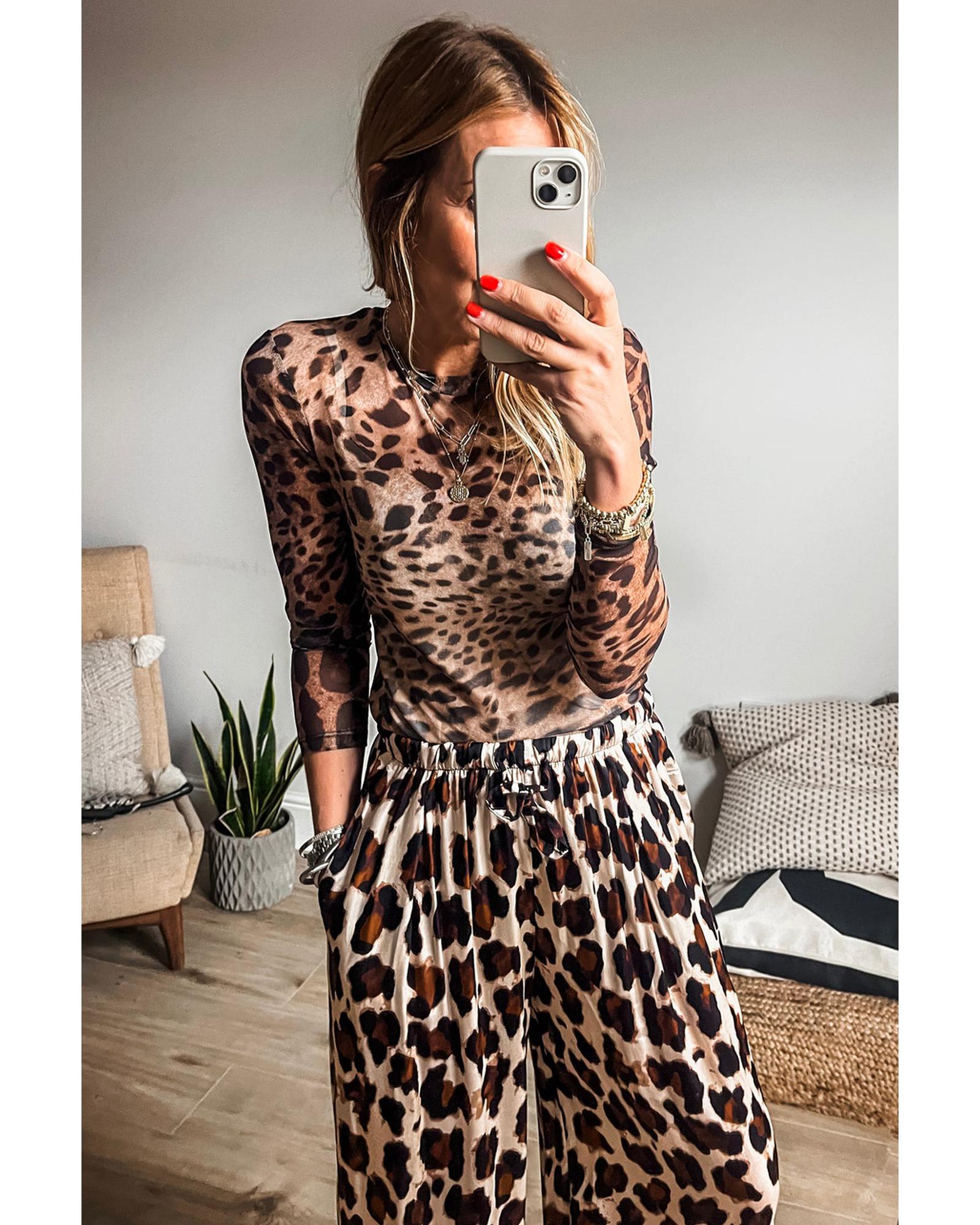 V539-AZEXDC25130530-P1720-L-202508272025-00 Brown Leopard Round Neck Long Sleeve Slim Top - L - Image 1