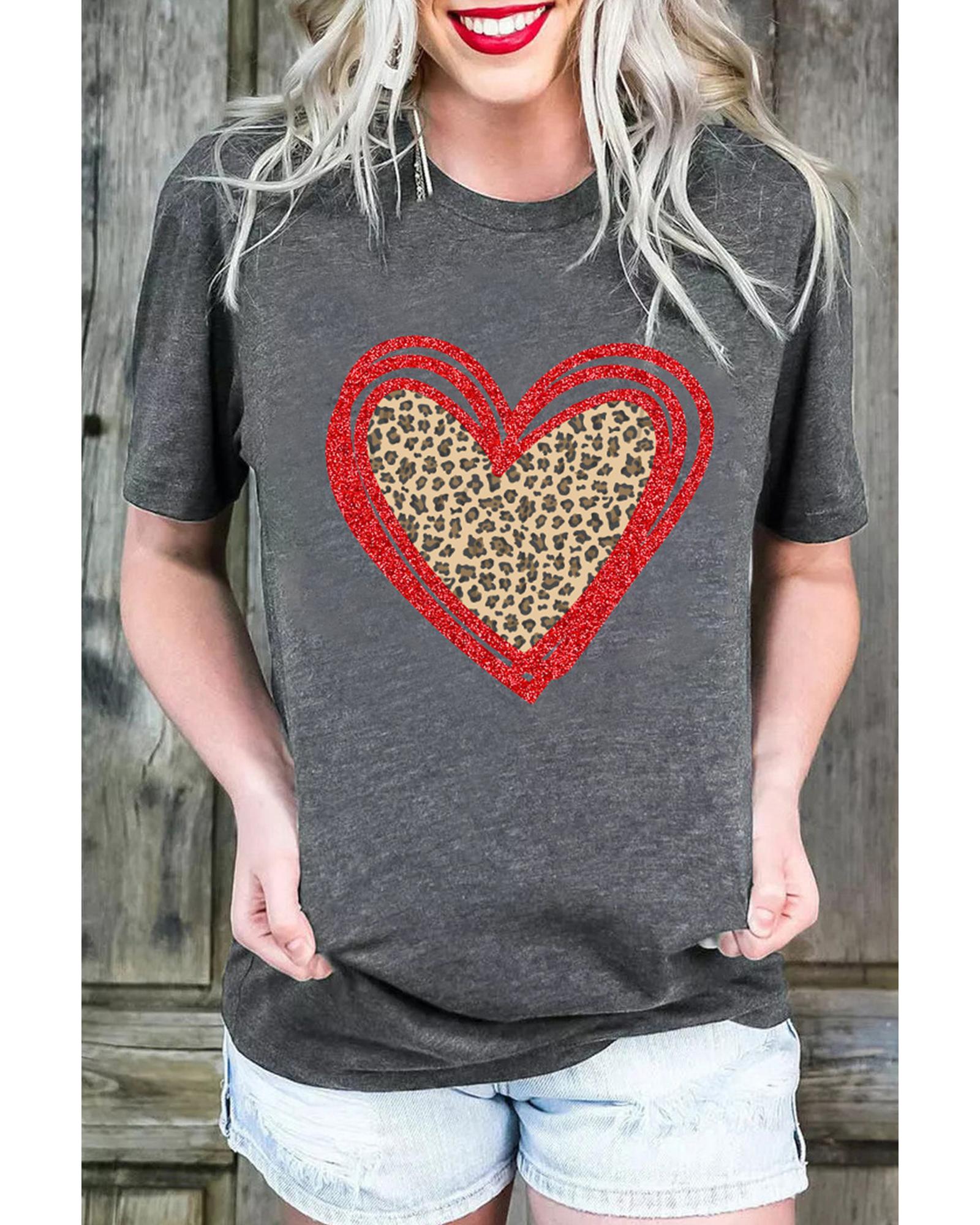 V539-AZEXDC25219394-11-M-202508252050-00 Azura Exchange Leopard Heart Graphic T-shirt - M - Image 1