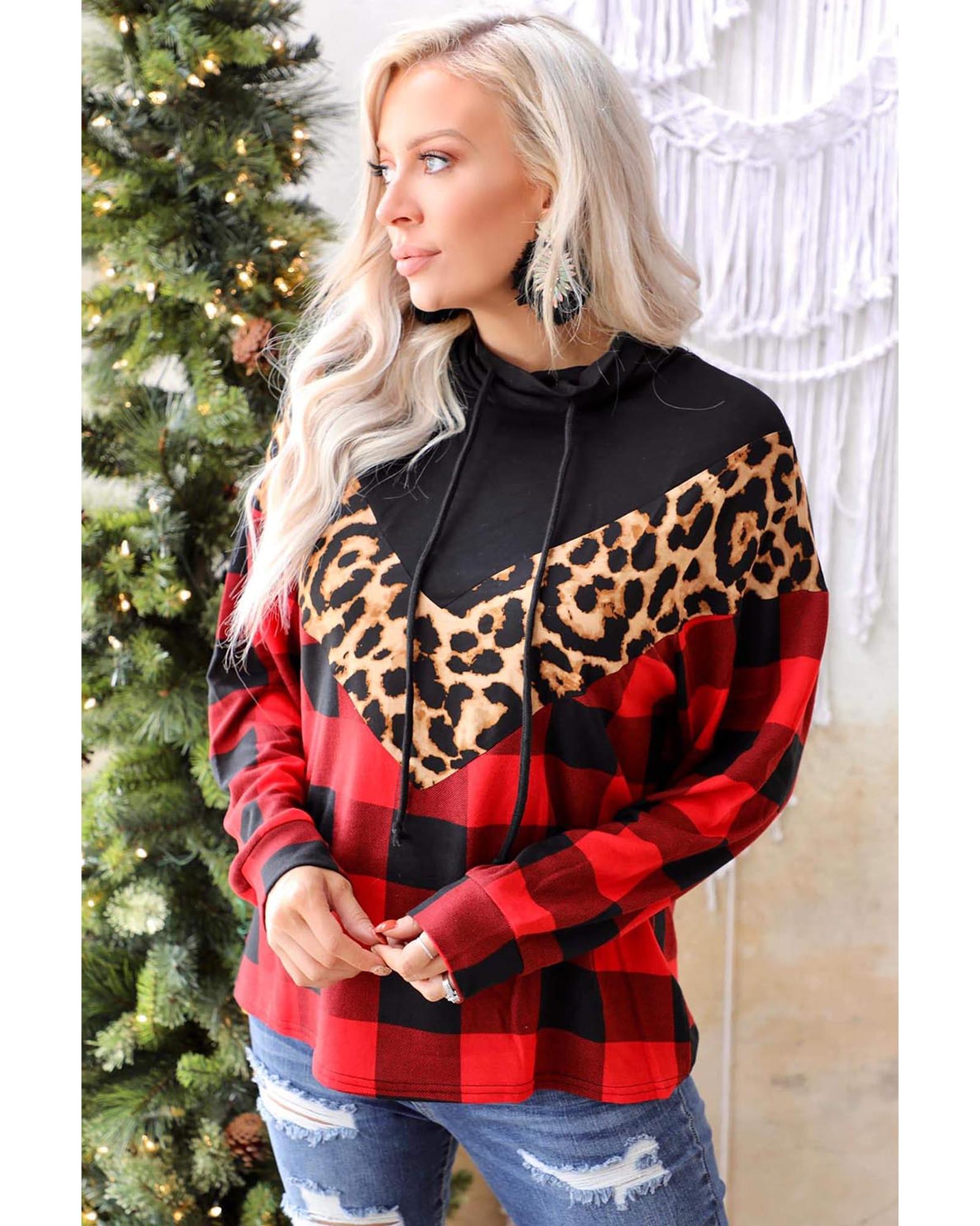 V539-AZEXDC25312526-3-M-202508260850-00 Azura Exchange Chevron Plaid Leopard Patchwork Turtleneck Sweatshirt - M - Image 1
