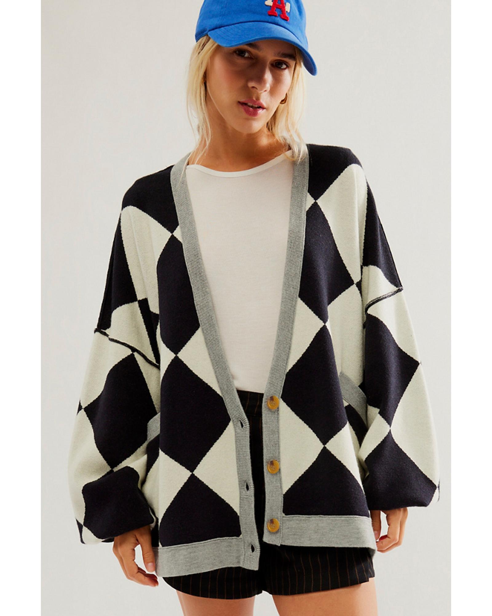 V539-AZEXDC2711645-P222-L-202508300440-00 Black Colorblock Drop Shoulder Buttoned Loose Cardigan - L - Image 1