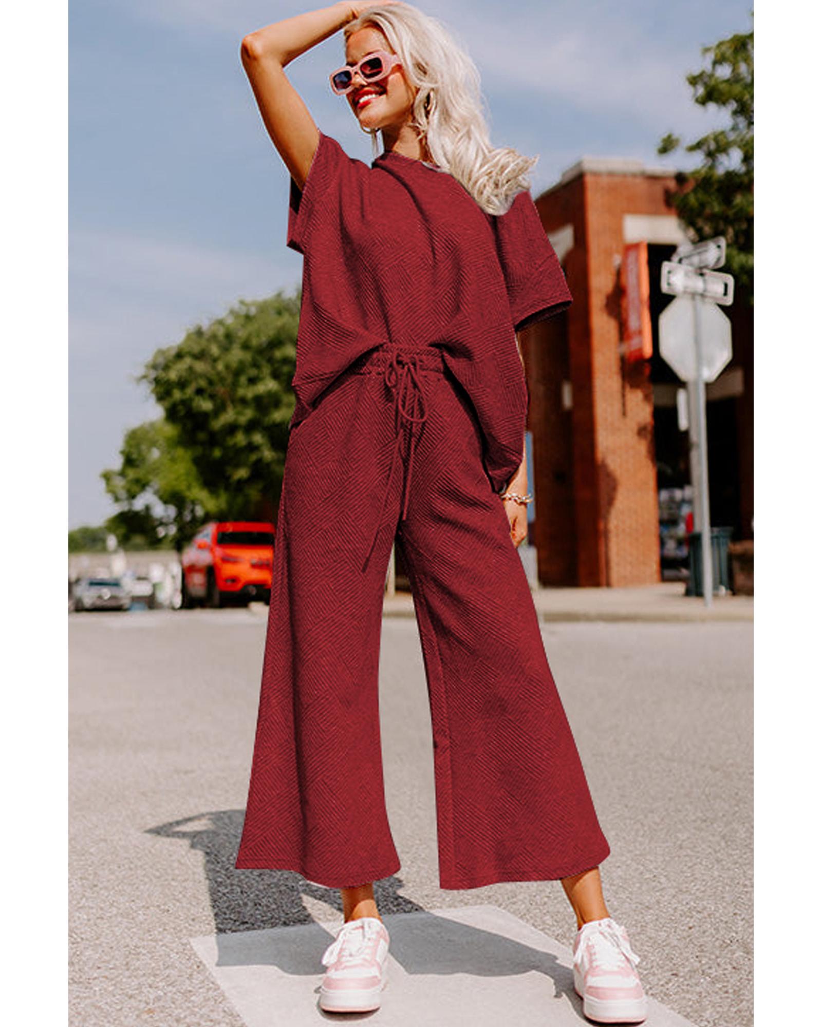 V539-AZEXDC625264-P403-XL-202508291635-00 Red Dahlia Textured Loose Fit T Shirt and Drawstring Pants Set - XL - Image 1
