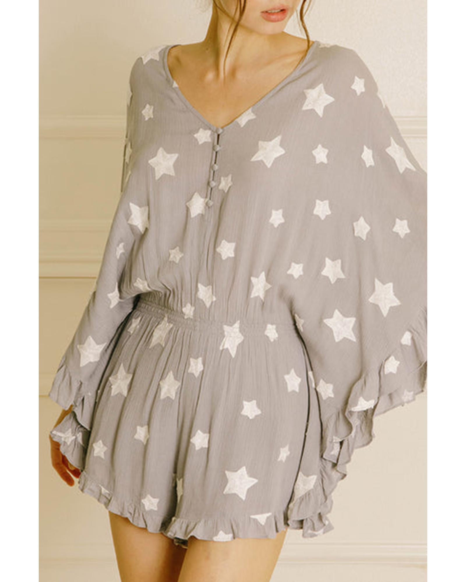 V539-AZEXDC6413903-P11-S-202506150332-00 Gray Star Print Crinkle Textured Kimono Ruffle Sleeve Romper - S - Image 1