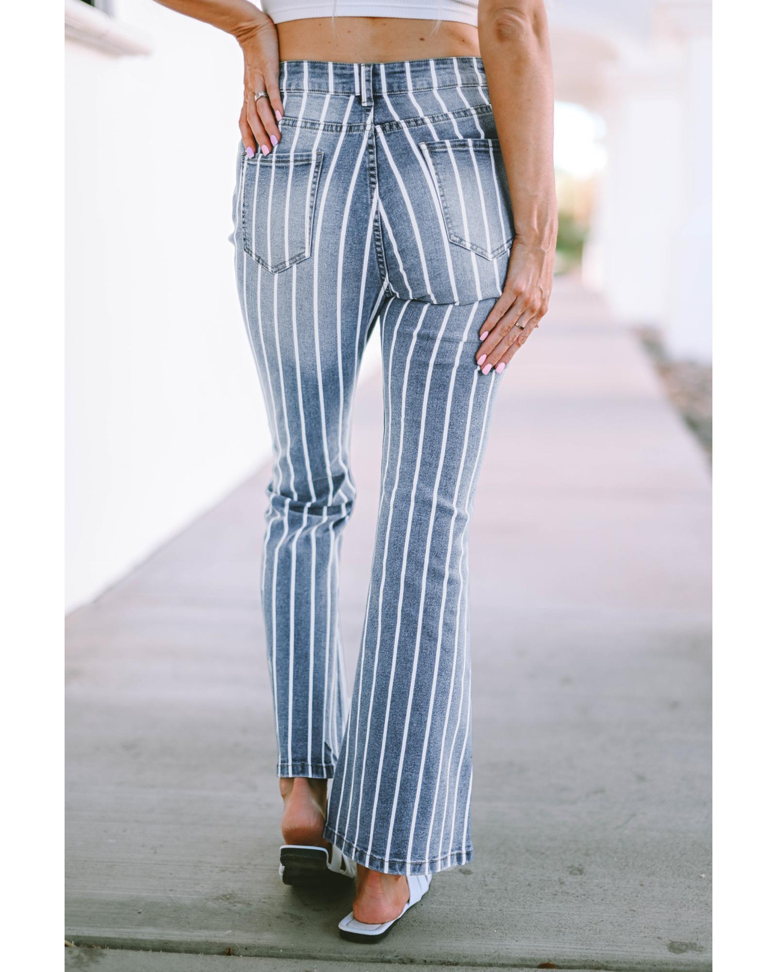 V539-AZEXDC7873810-4-16-202508261400-00 Azura Exchange Vertical Striped Ripped Flare Jeans - 16 US - Image 1