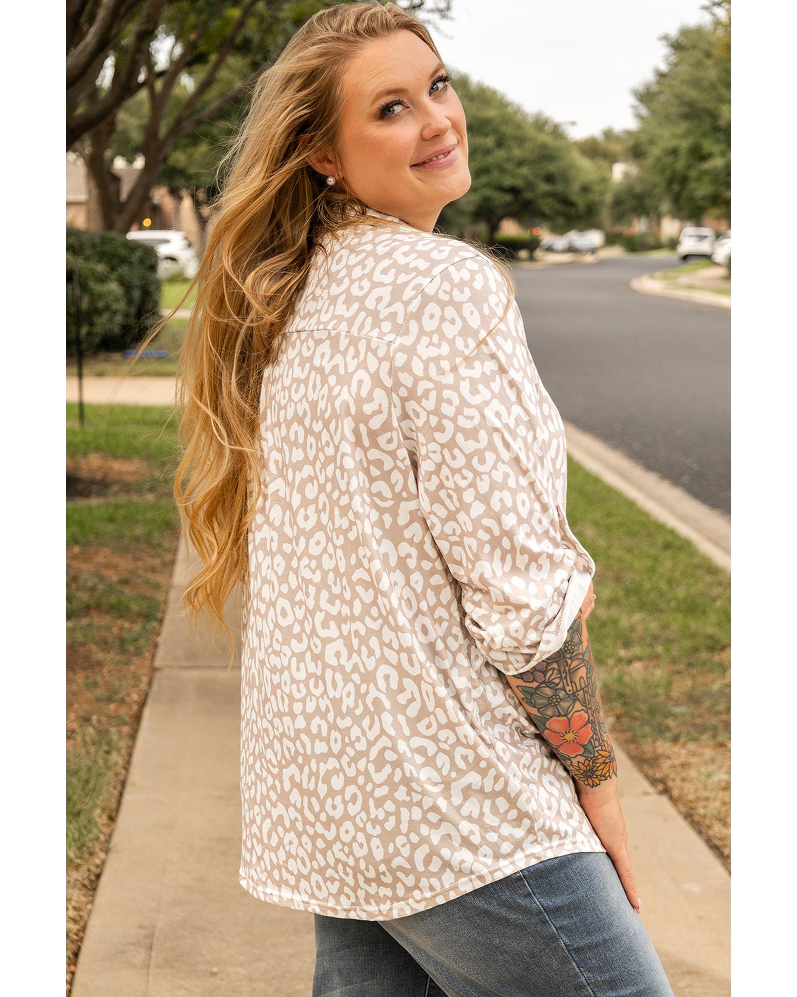 V539-AZEXPL2521158-P1820-1X-202506182154-00 Apricot Leopard Tab Sleeve V Neck Plus Size Top - 1X - Image 1
