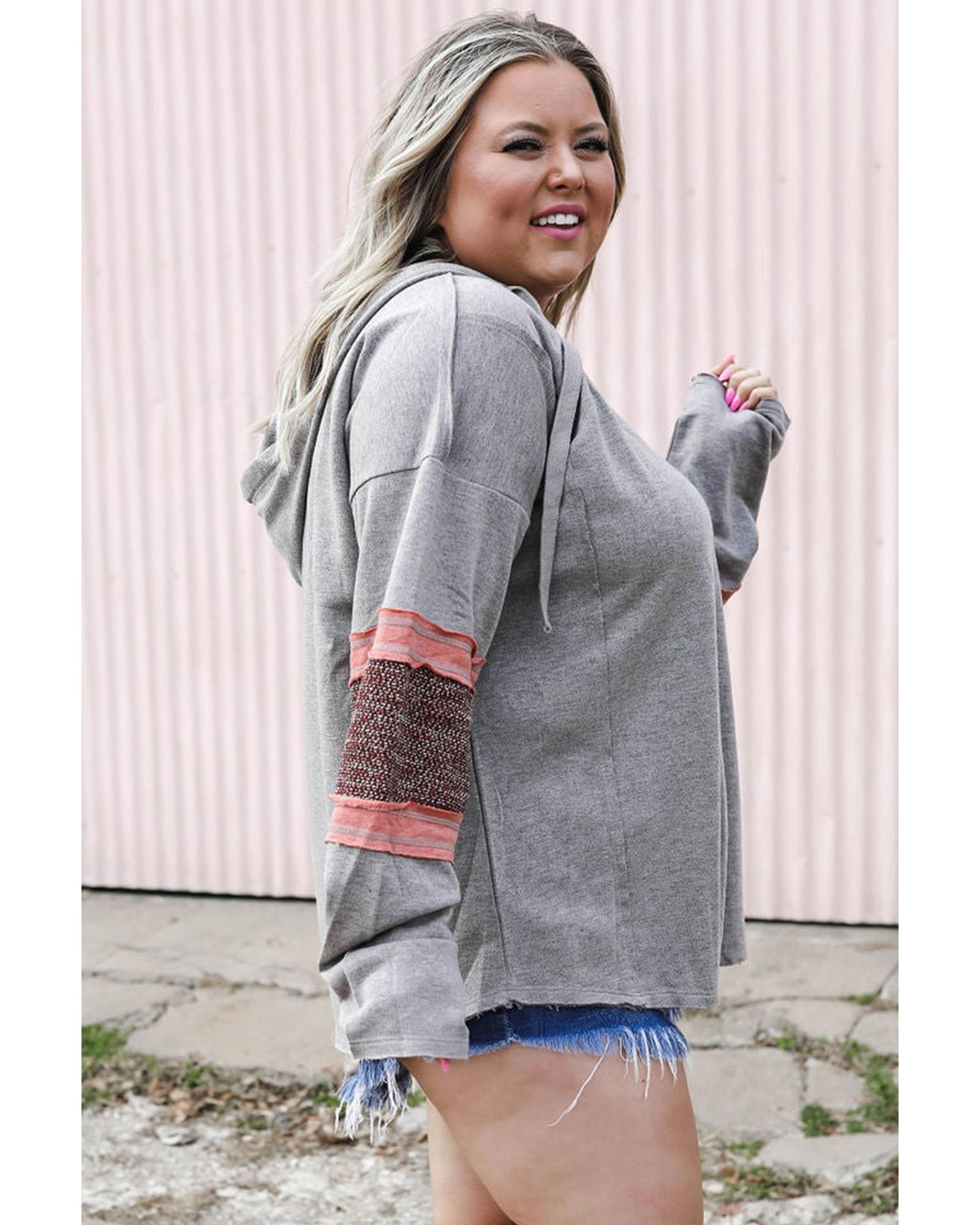 V539-AZEXPL253207-11-3X-202508311445-00 Gray Contrast Patched Sleeve Plus Size Hoodie - 3X - Image 1
