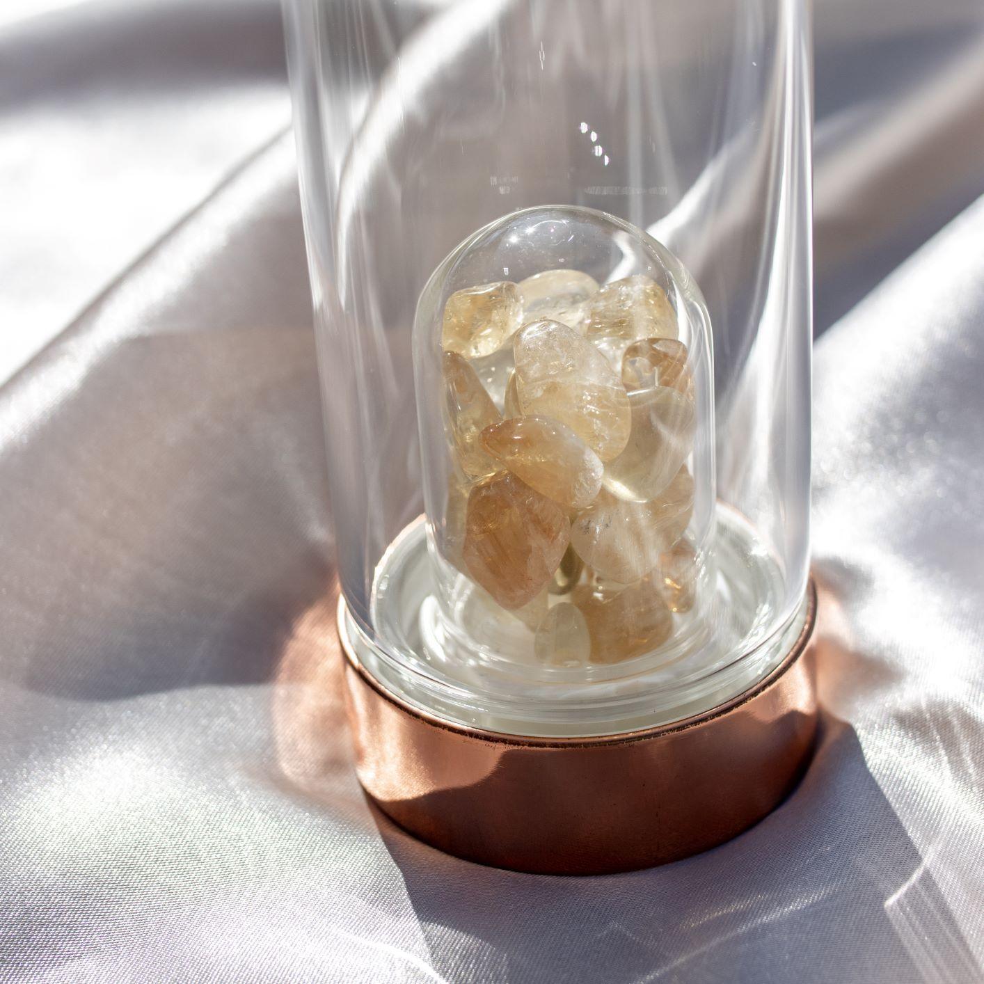 V573-CWBGPCT-140195-00 Rose Gold Crystal Drinking Bottle - 550ml with Gemstone Pod - Image 1