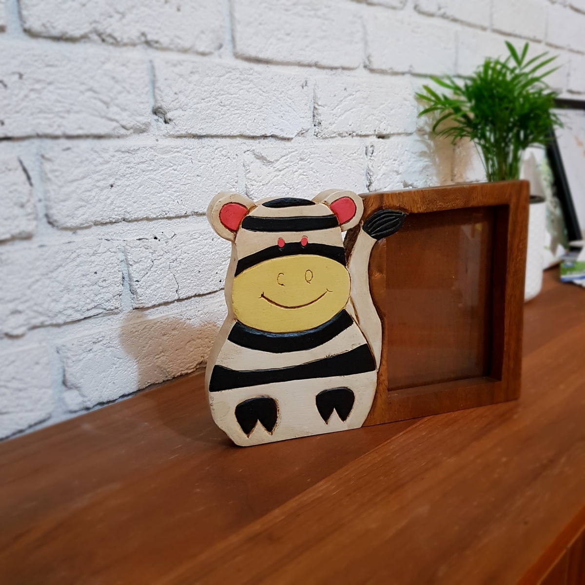 V574-PLANETFRAME-ZEBRA-131550-00 Wooden Photo Frame Zebra - Image 1