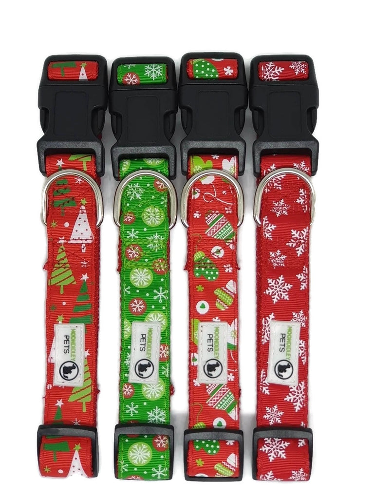 V631-MDPCOLXMAMGRNSNO-186098-00 Christmas Dog Collars Adjustable - Moondidley Pets Medium Green Snow Flakes - Image 1