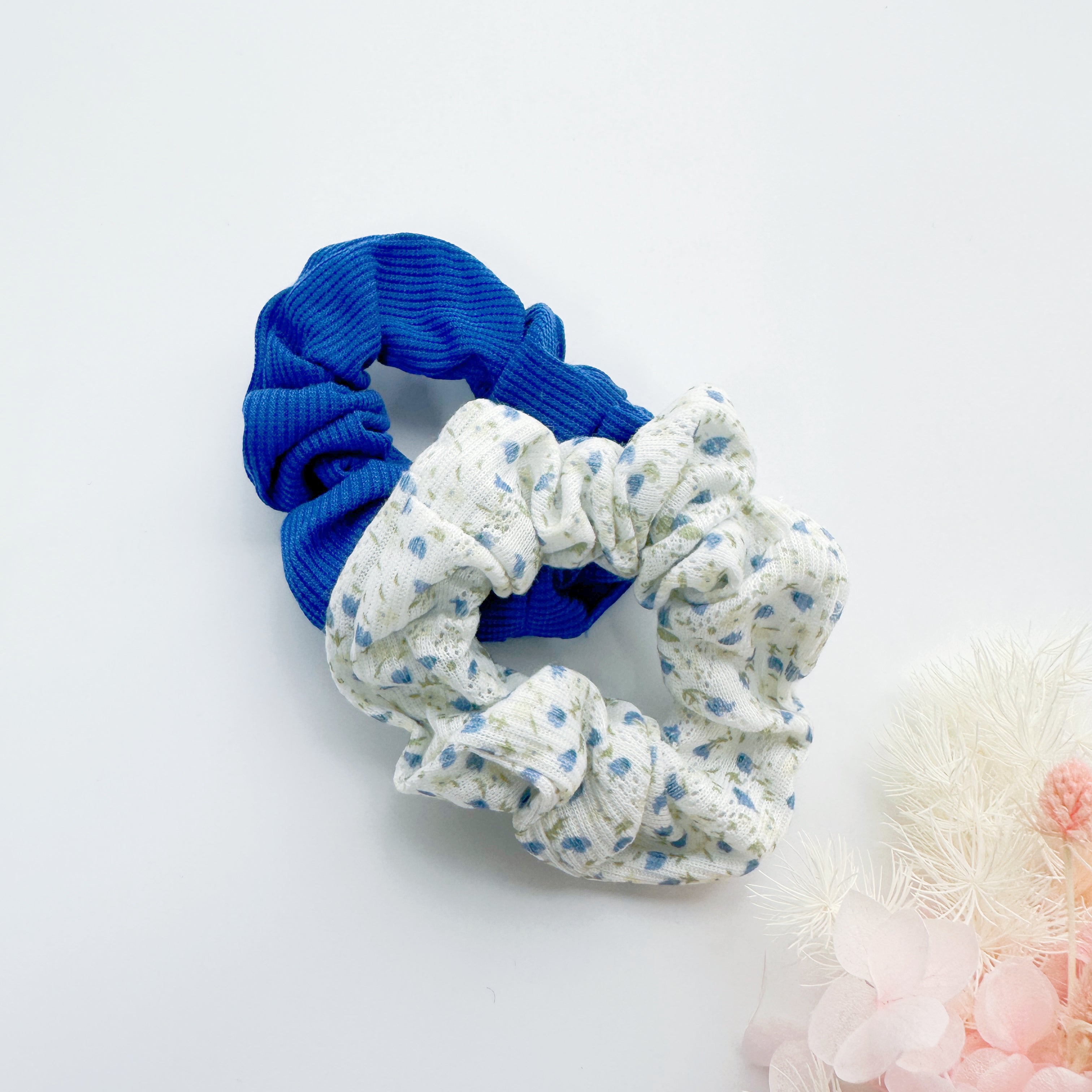 V659-SRCUNCHIES-2P-ROYALBLUE-L-161052-00 MANGO JELLY Scrunchies 2P - Royal Blue - Image 1