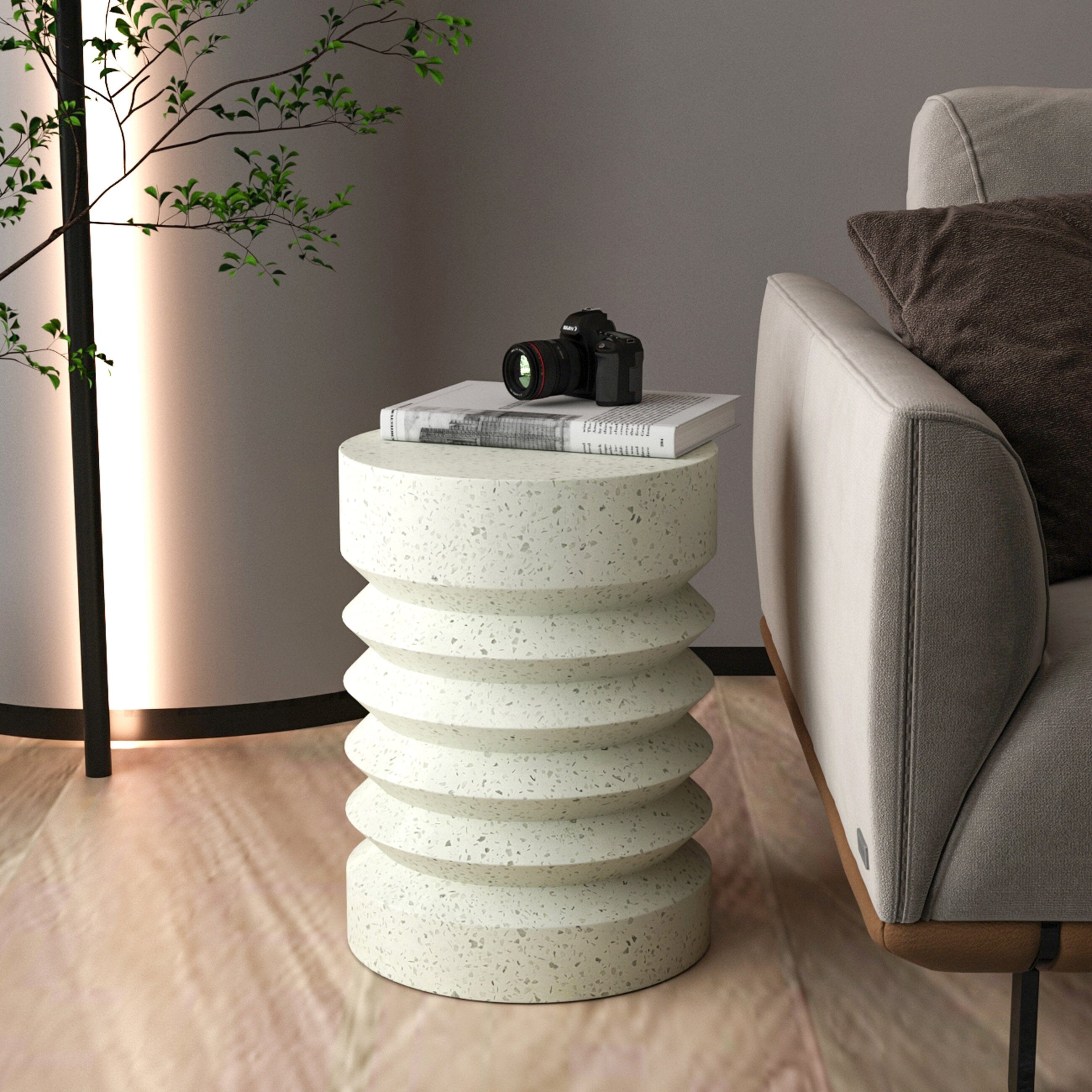 V742-FEH11-200397-00 LOLA CEMENT SIDE TABLE - Image 1