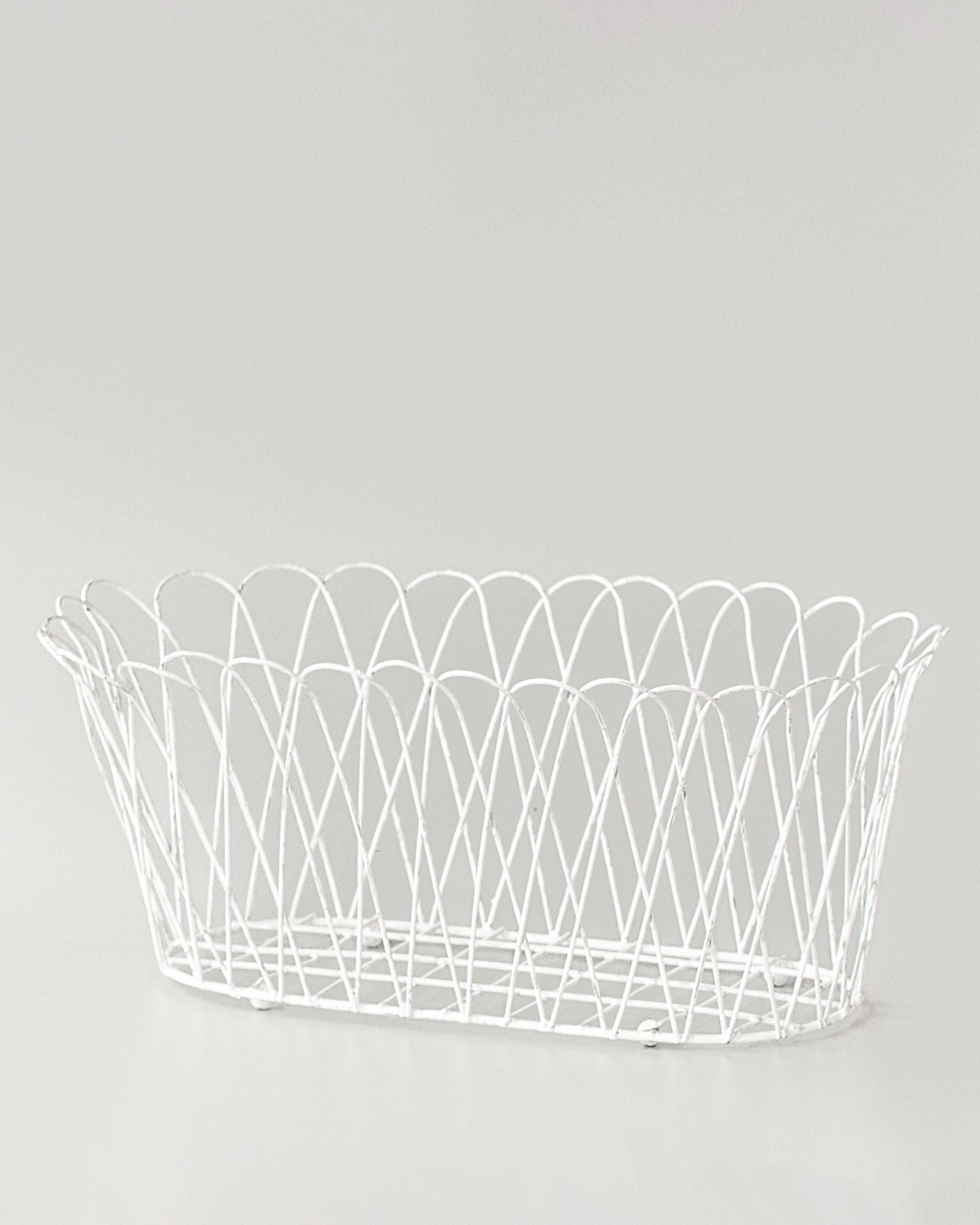 V758-CV05067W-202505231105-00 casa-verde-wire-planter-alfabia-double-antique-white - Image 1