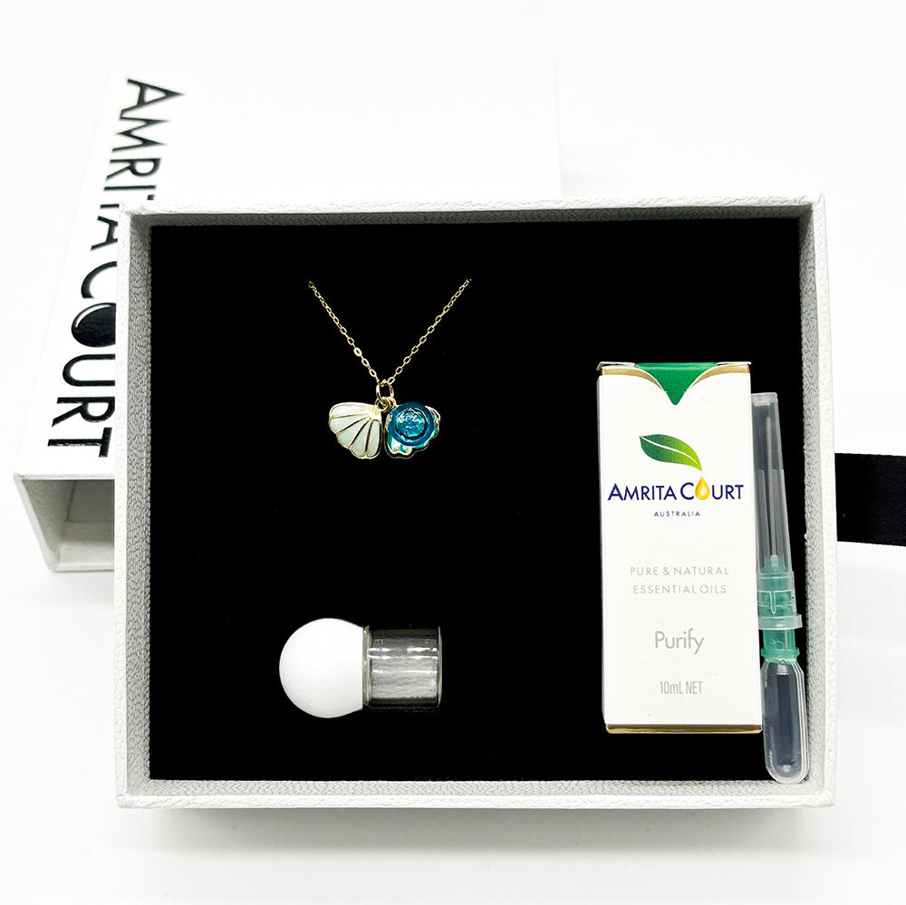 V760-GBAJ-13-195267-06 Gift Box - Aroma Necklace 925 Silver, Gold coated - Green Shell Ocean Breeze (Light blue) + Purify Oil Blend - Image 1