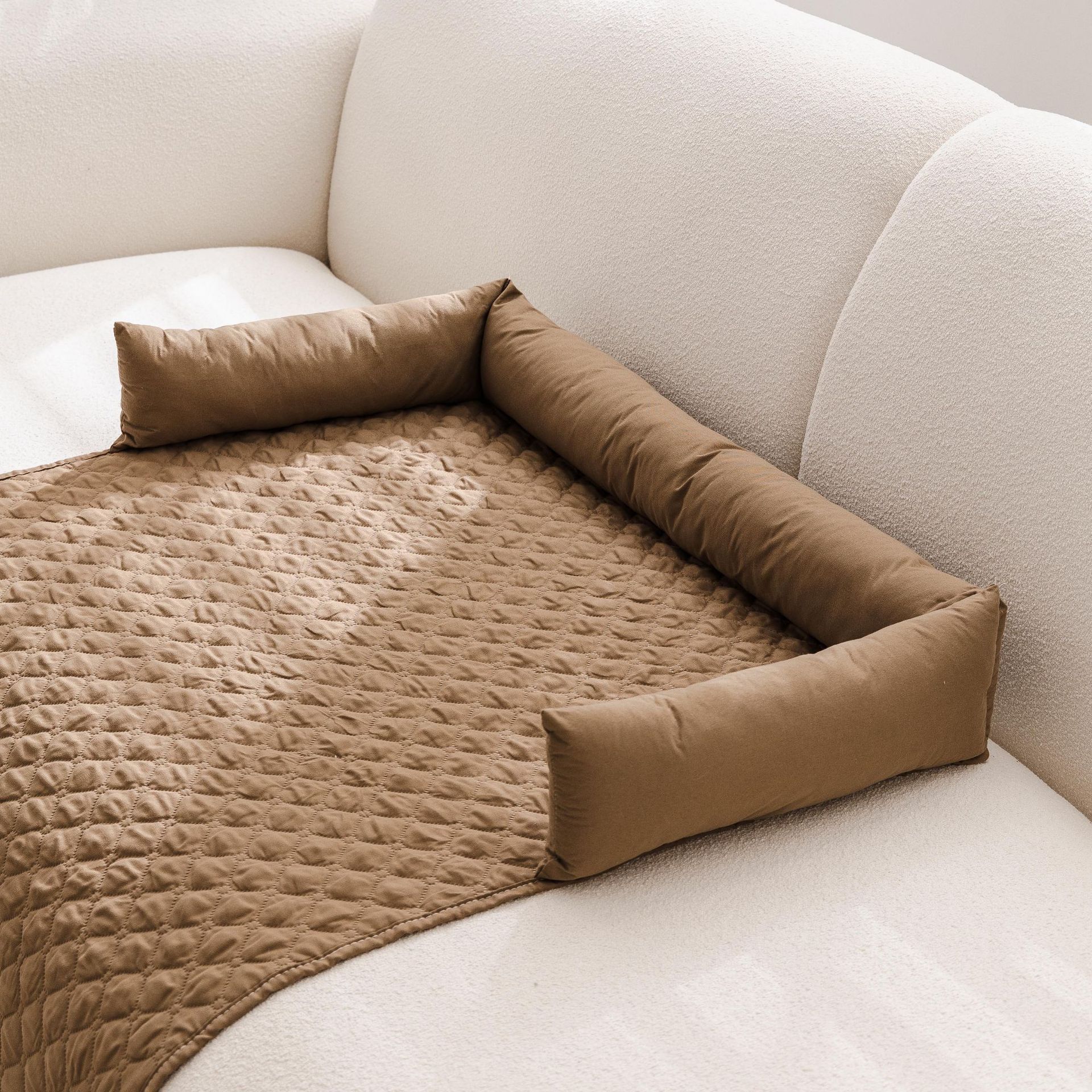 V888-ELOSUNG10066-203161-00 Waterproof Pet Mat for Sofa, Car & Bed 75*120cm - Image 1