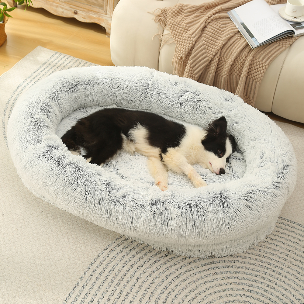 V888-ELOSUNG10215-204395-00 Fluffy Donut-Shaped Pet Bed- Soft, Cozy, and Anti-Anxiety for Dogs and Cats, Machine Washable Gradient Gray Size:S 60*50*18cm - Image 1